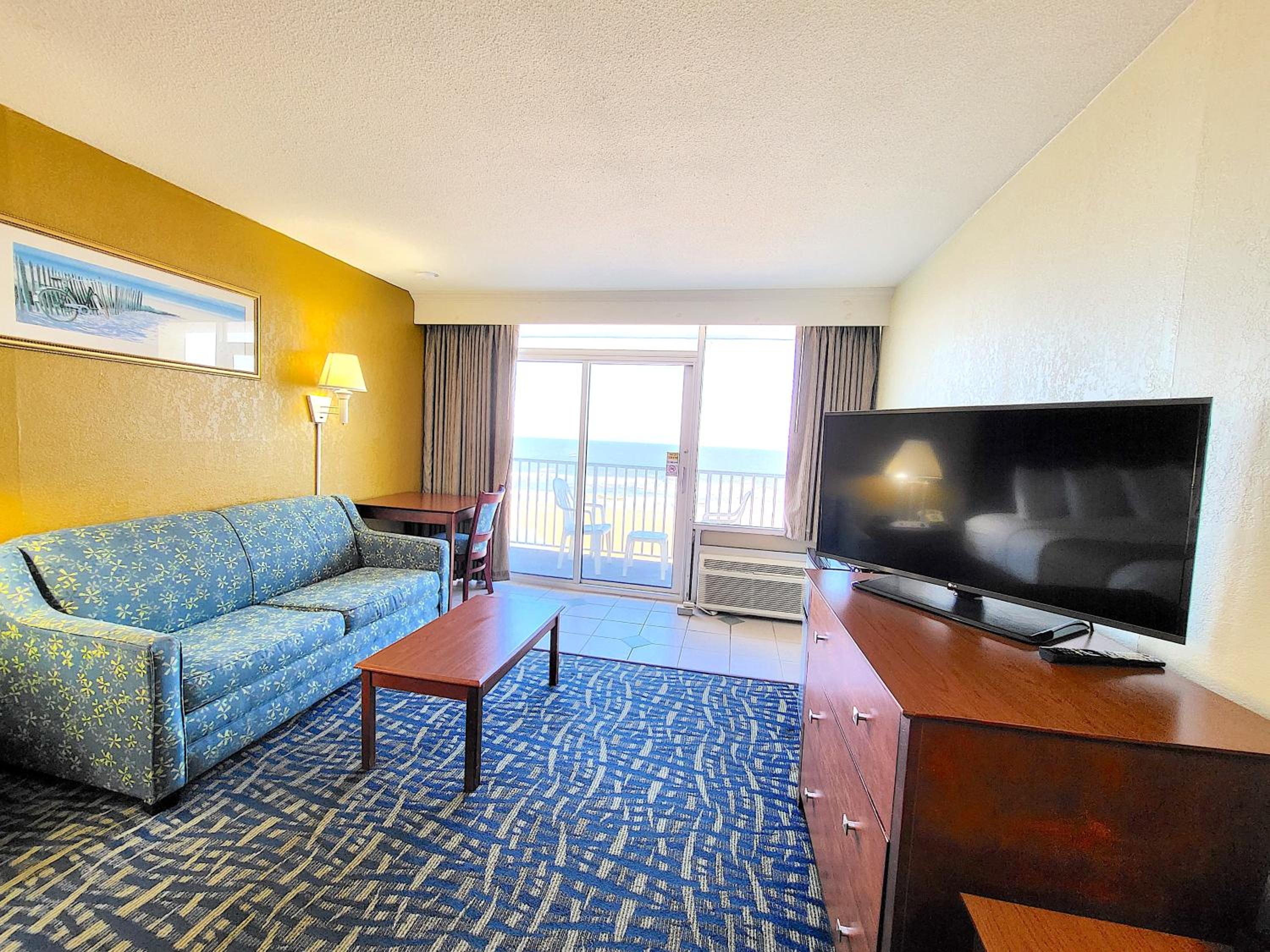 King Room - Non-Smoking - Oceanfront - Balcony - Photo 2