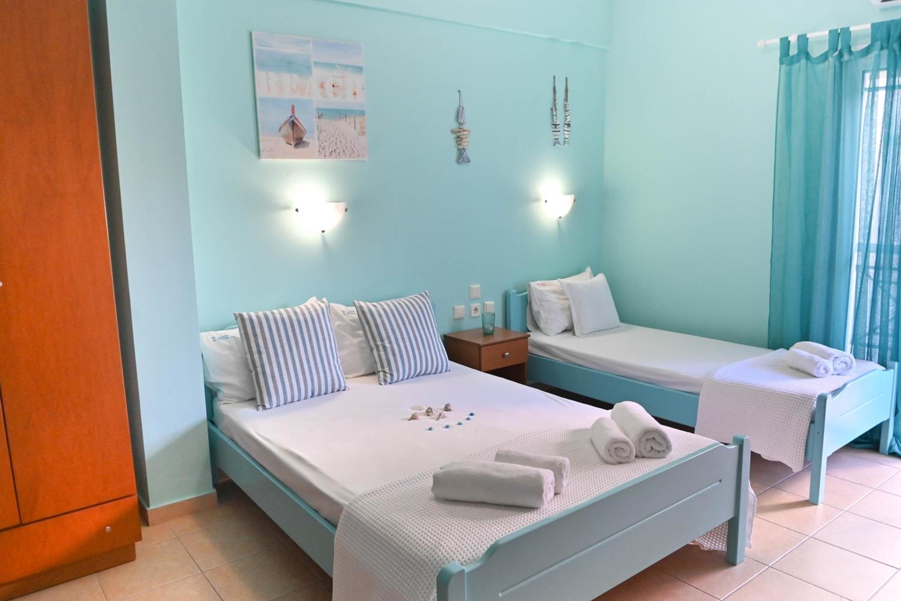 Triple Room with Terrace