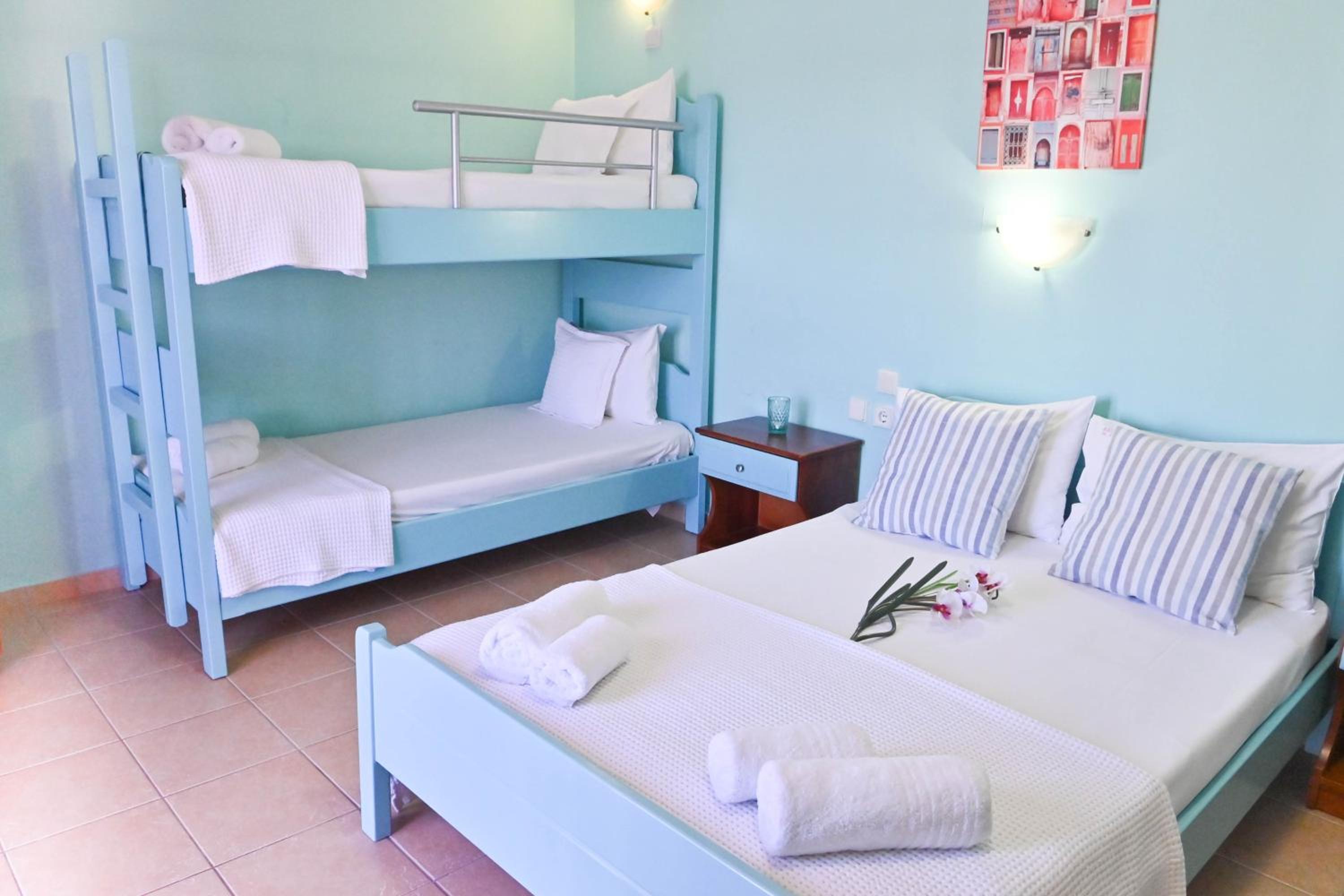 Deluxe Quadruple Room photo 2