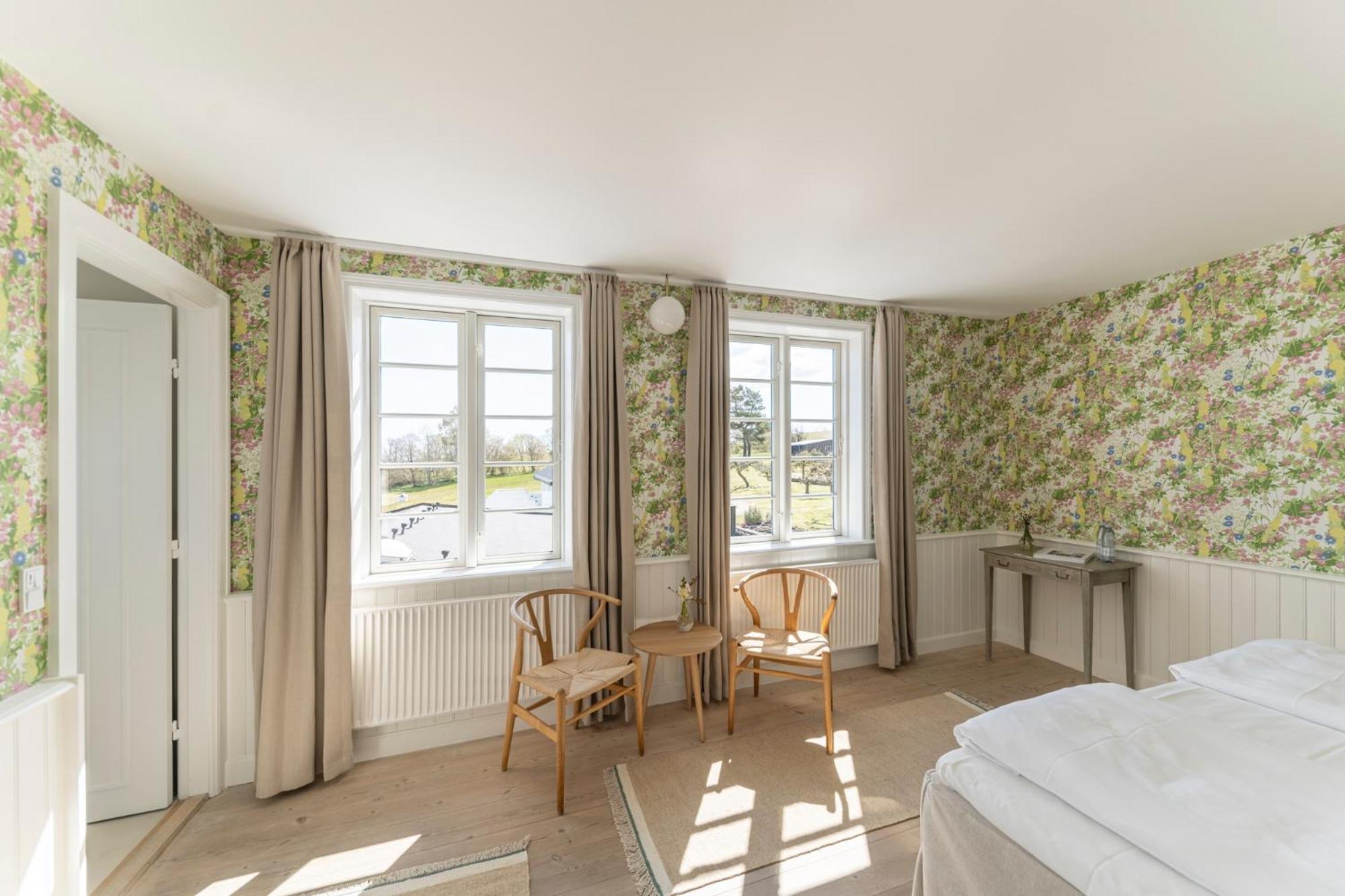 Double Room with Partial Sea View photo 1