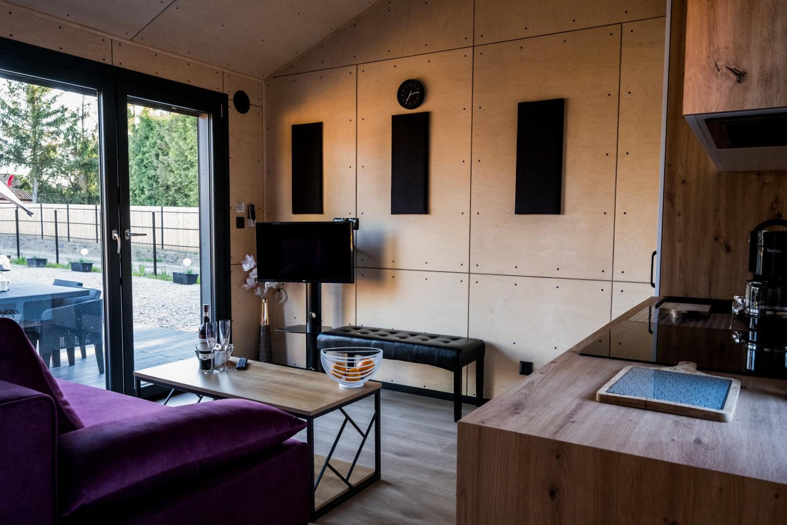 One-Bedroom House photo 2