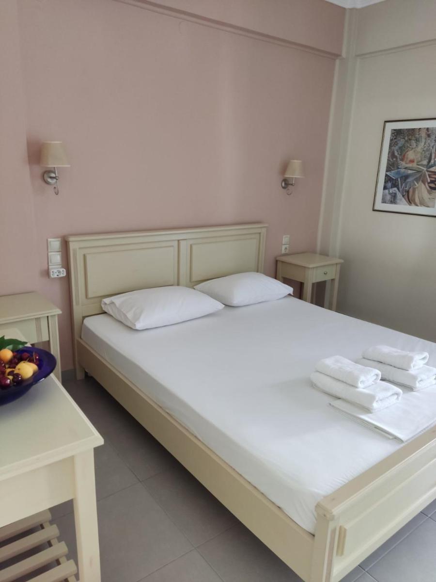Superior Triple Room - Photo 9
