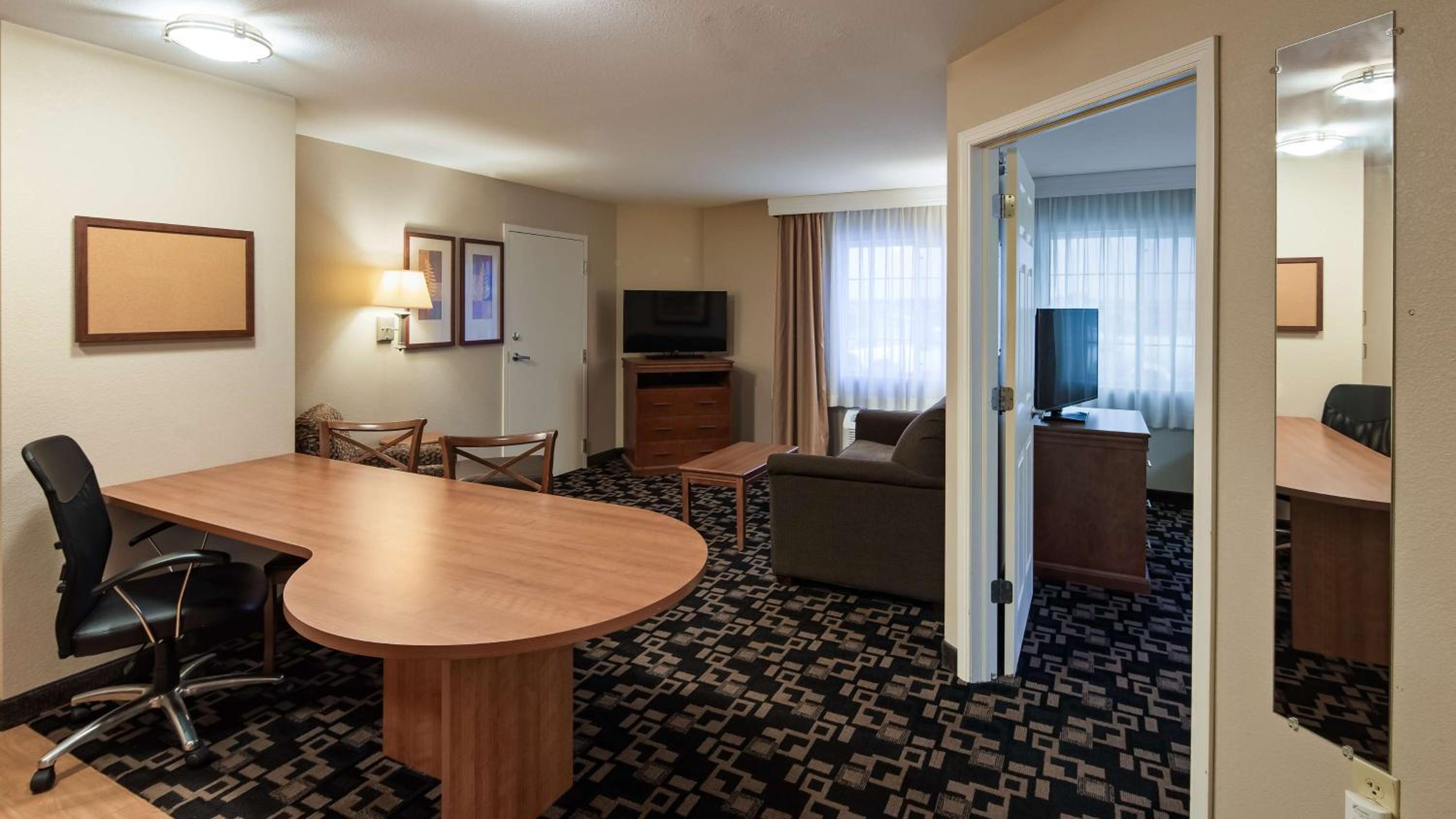 King Suite - Non-Smoking - Photo 1