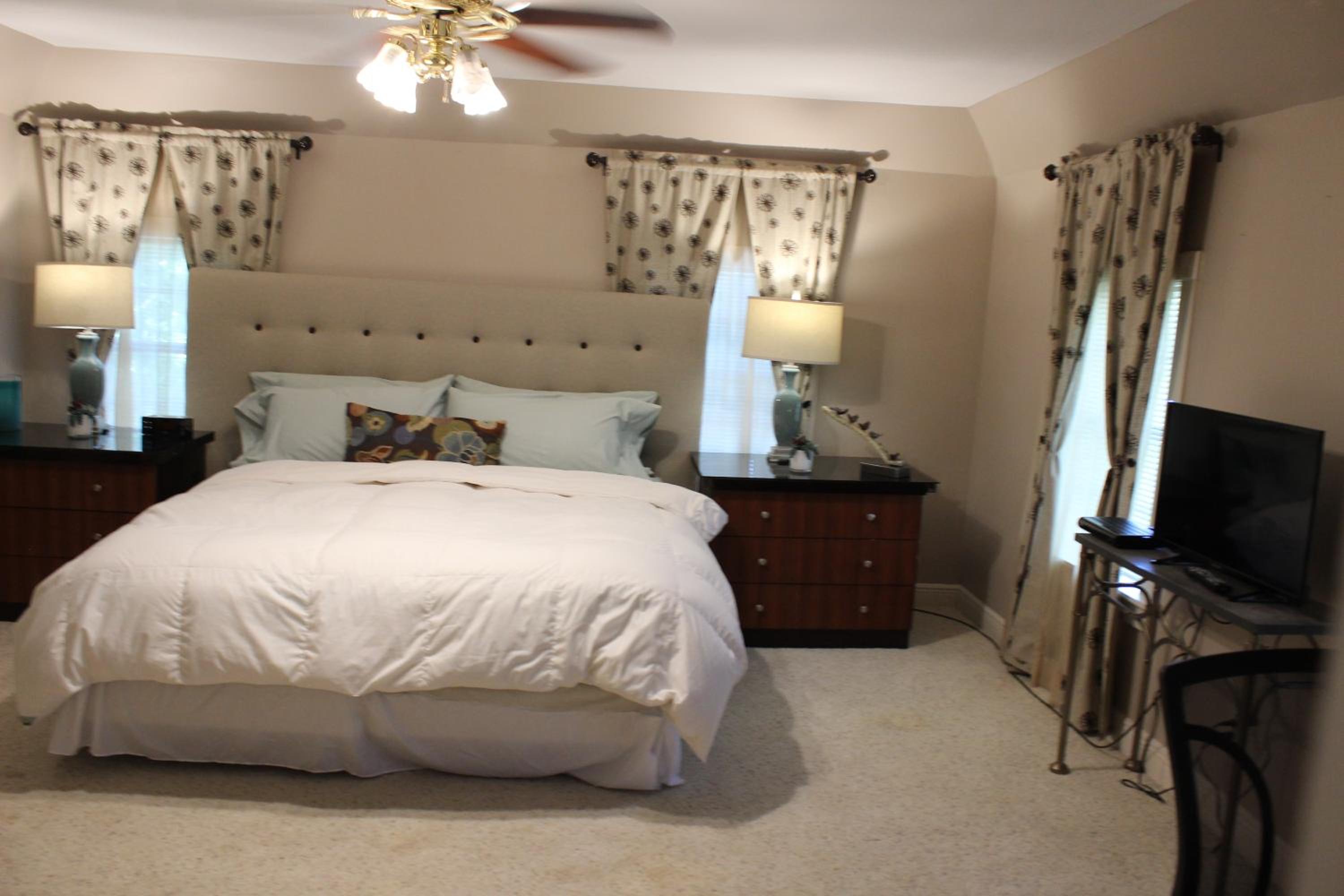 Deluxe King Room