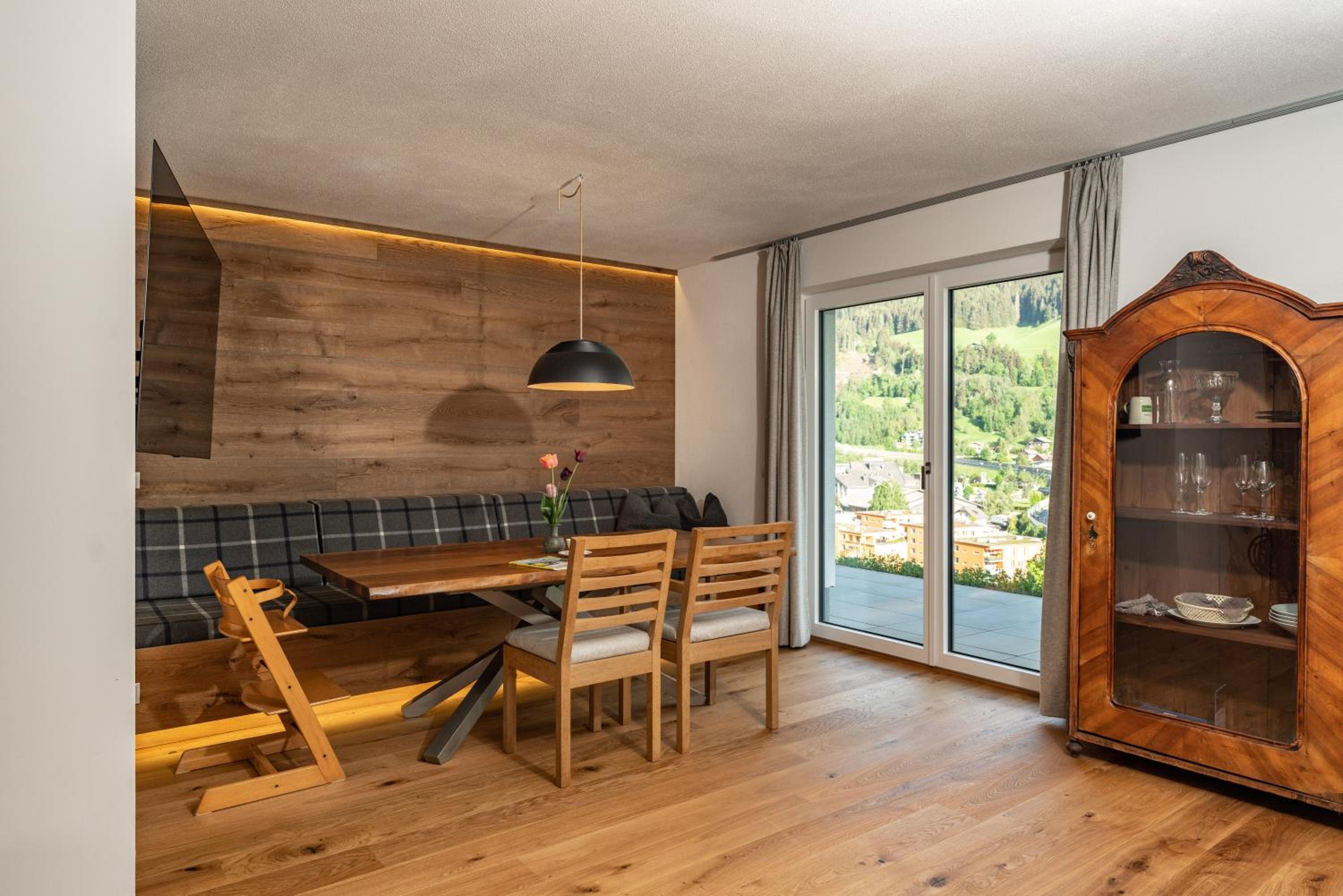 Two-Bedroom Apartment - Photo 36