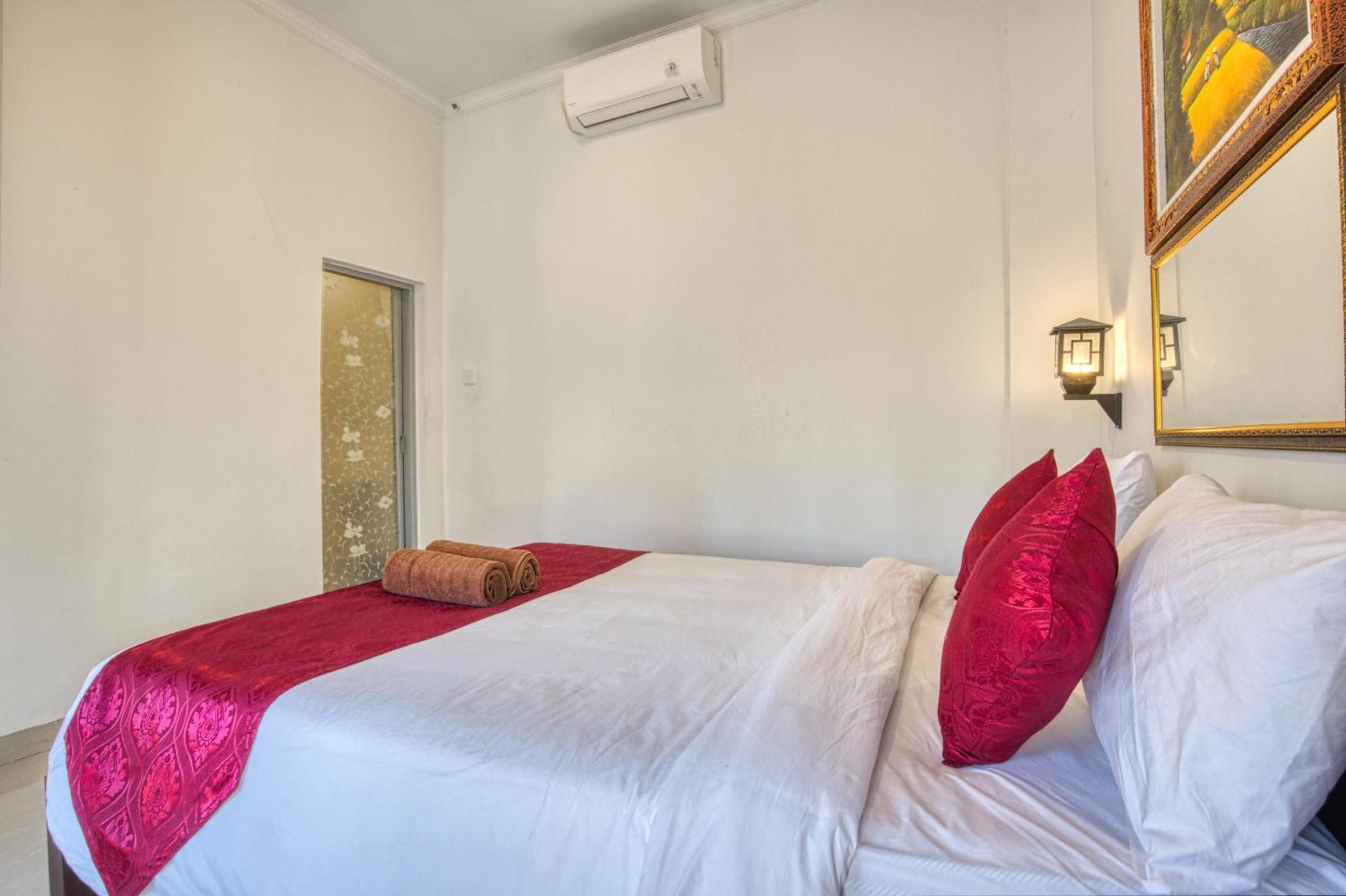 Budget Double Room - Photo 5