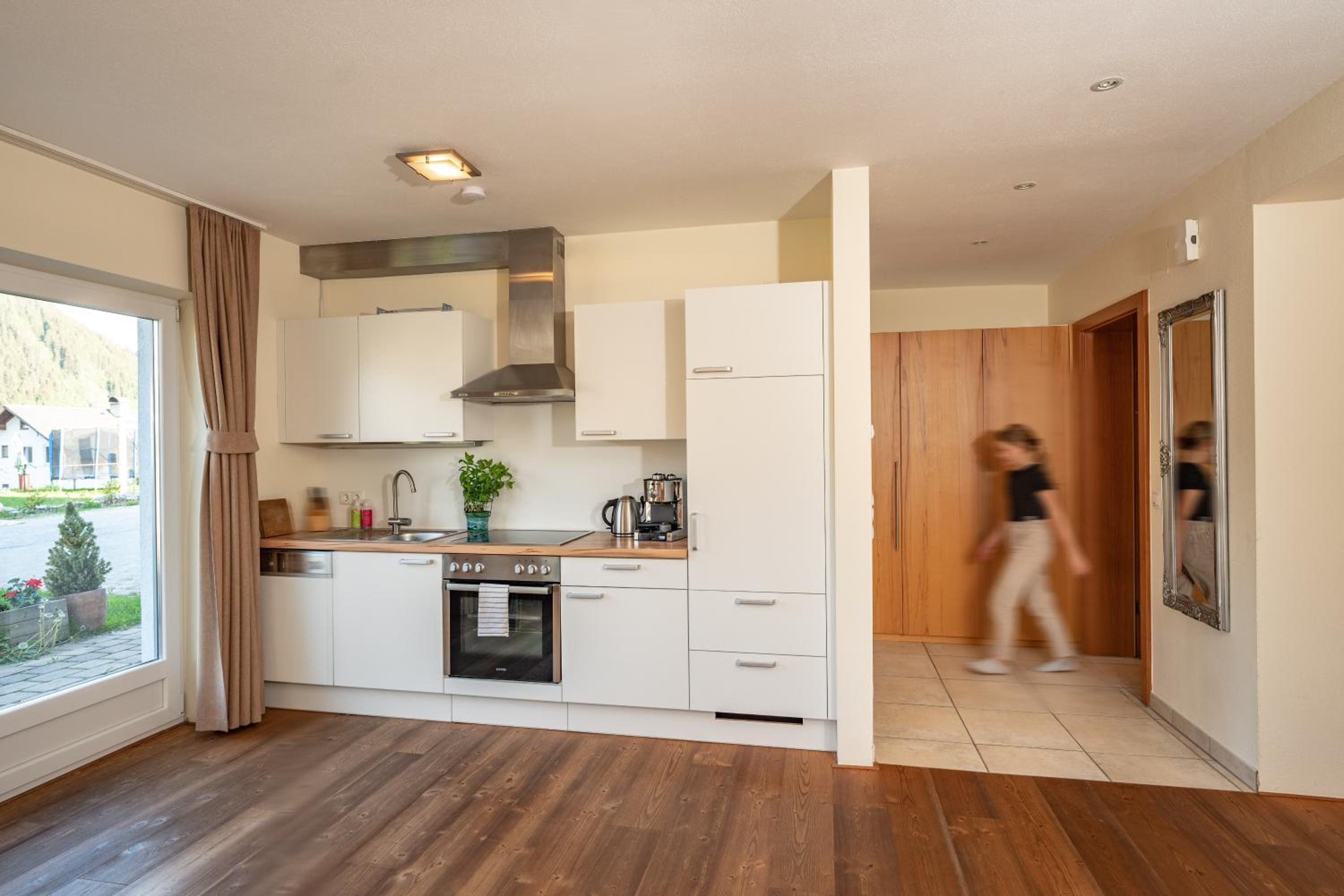 One-Bedroom Apartment with Terrace - Photo 19