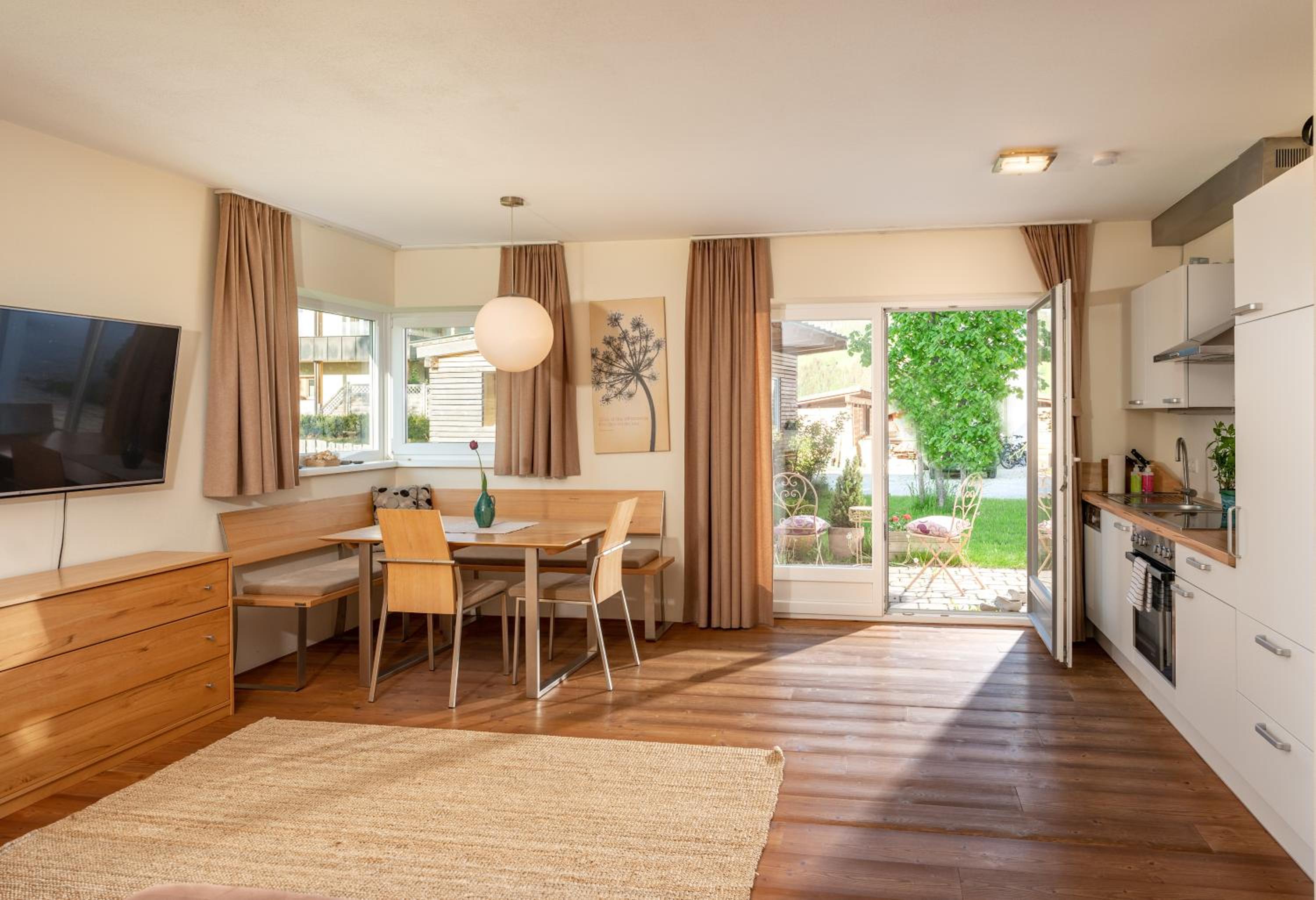 One-Bedroom Apartment with Terrace - Photo 20
