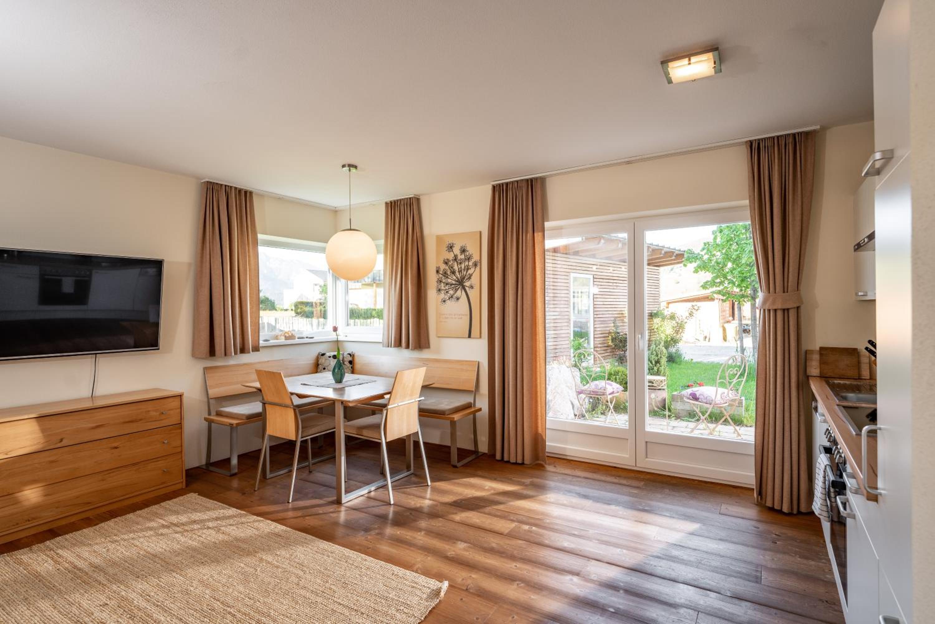 One-Bedroom Apartment with Terrace - Photo 1