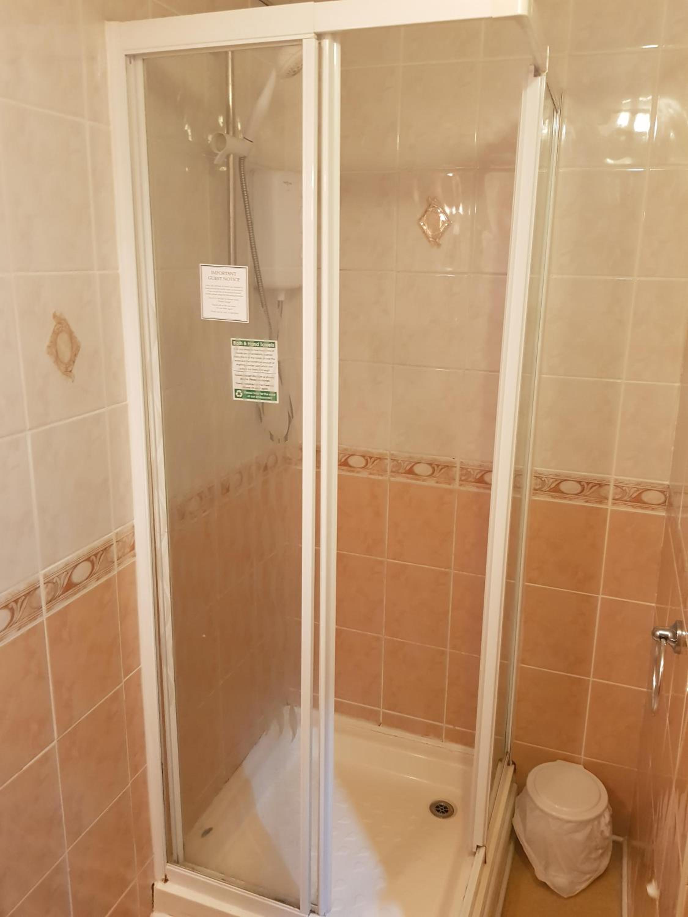 Budget Double Room - Photo 3