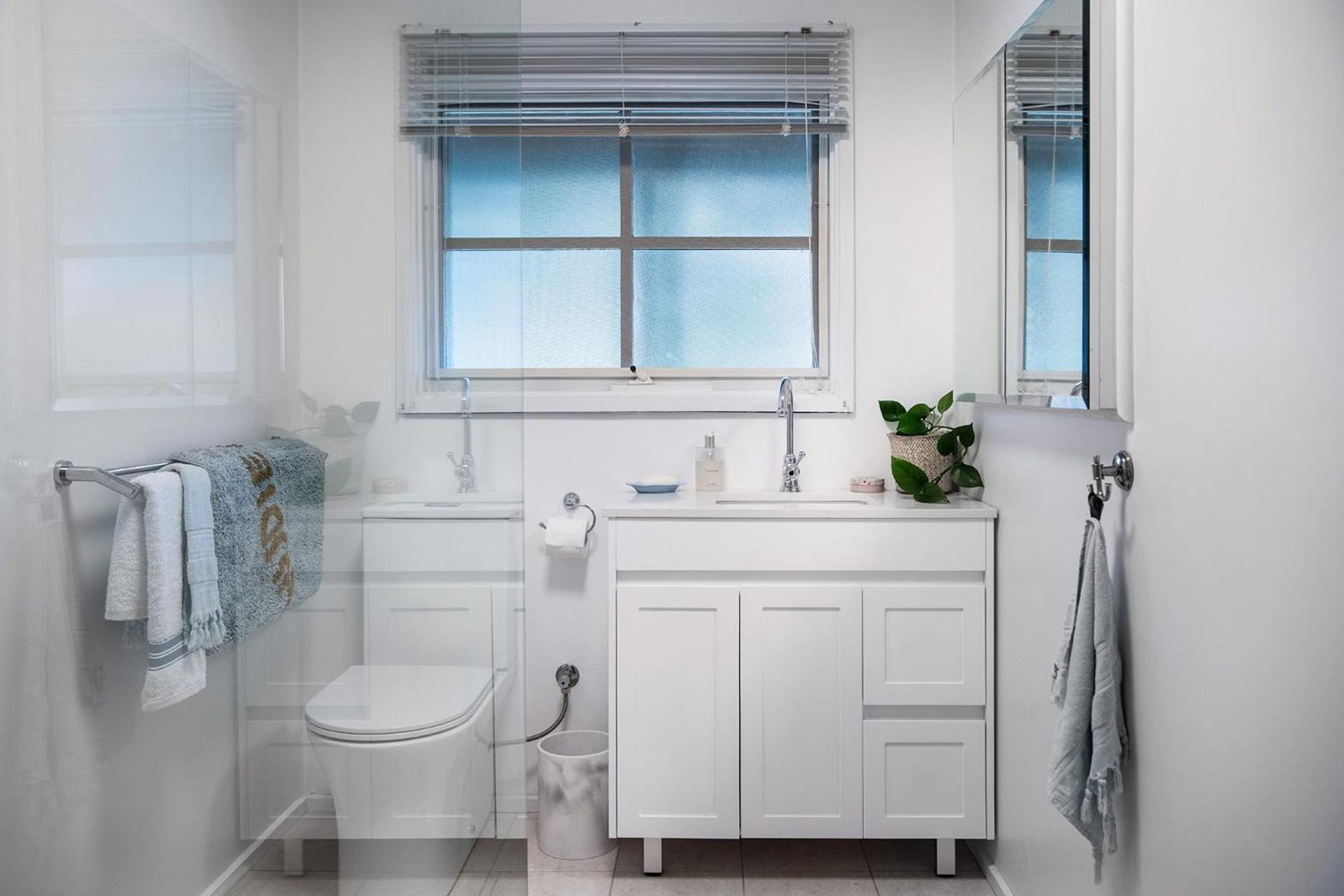 Three-Bedroom House photo 2
