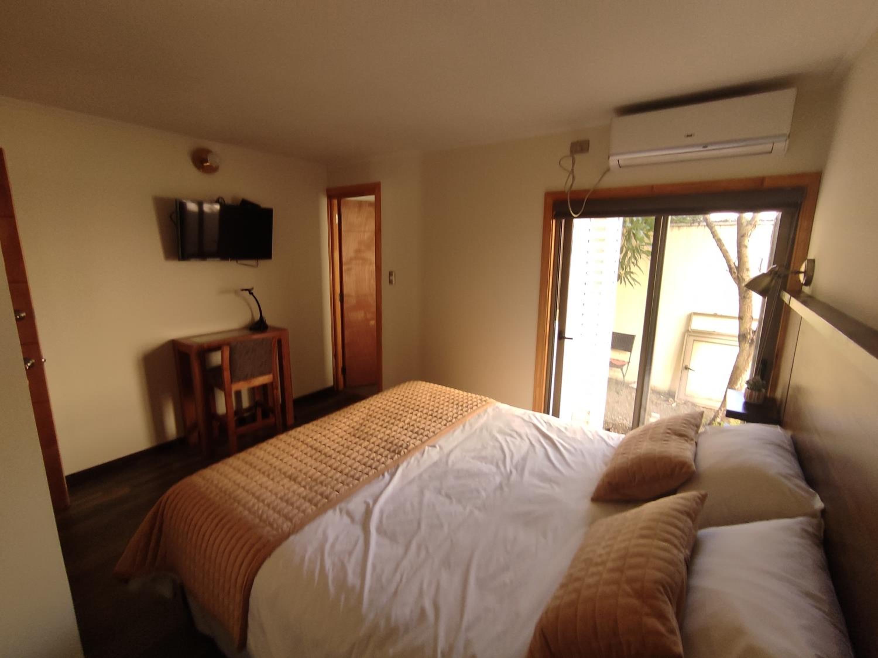 Double Room with Private Bathroom photo 3
