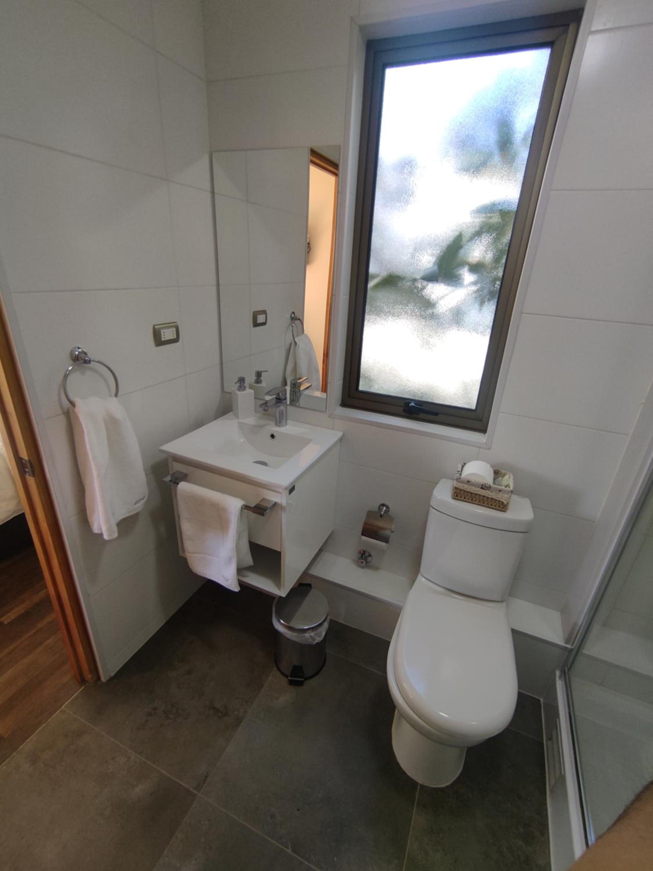 Single Room with Private Bathroom photo 2