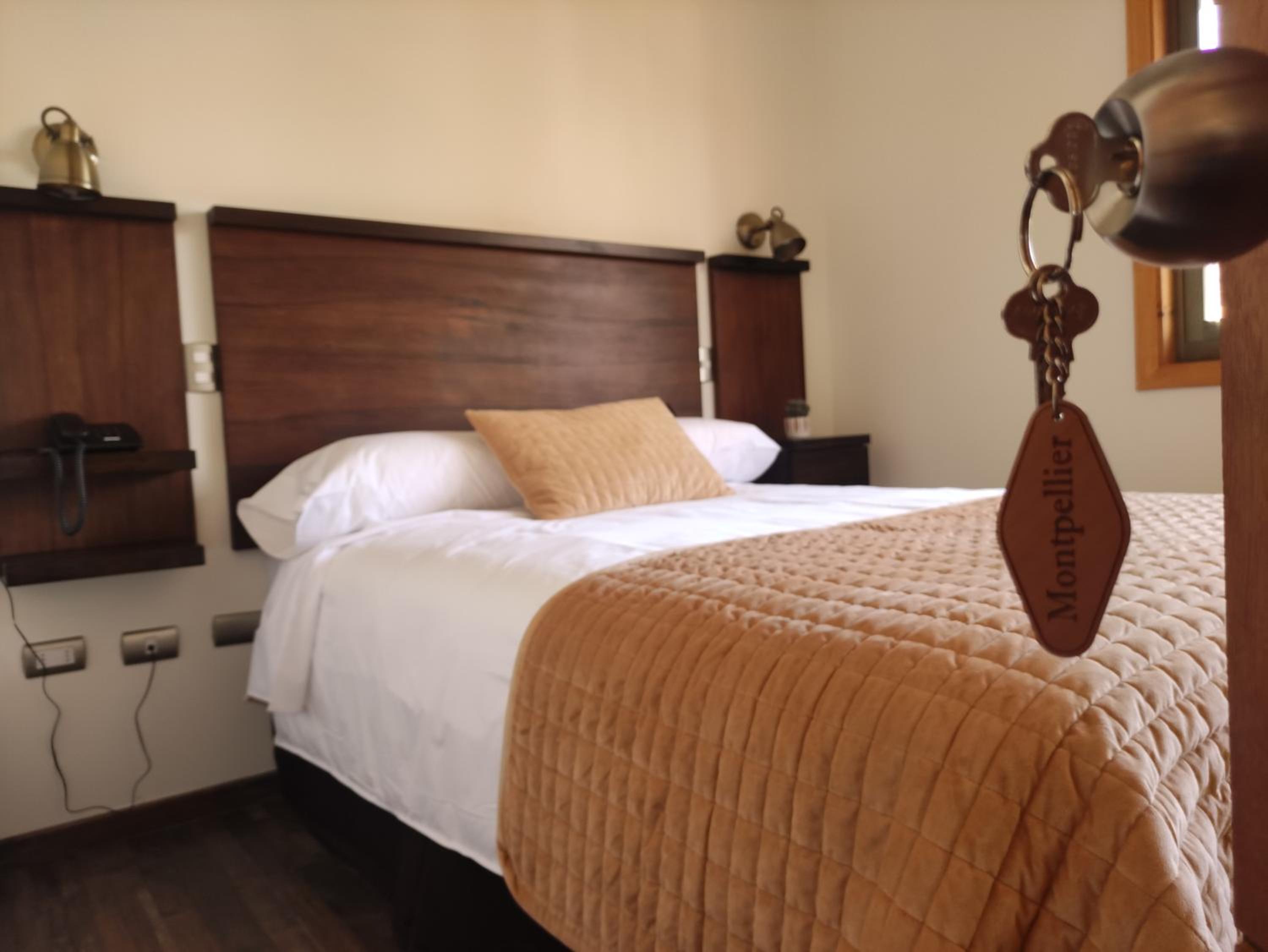 Single Room with Private Bathroom photo 1