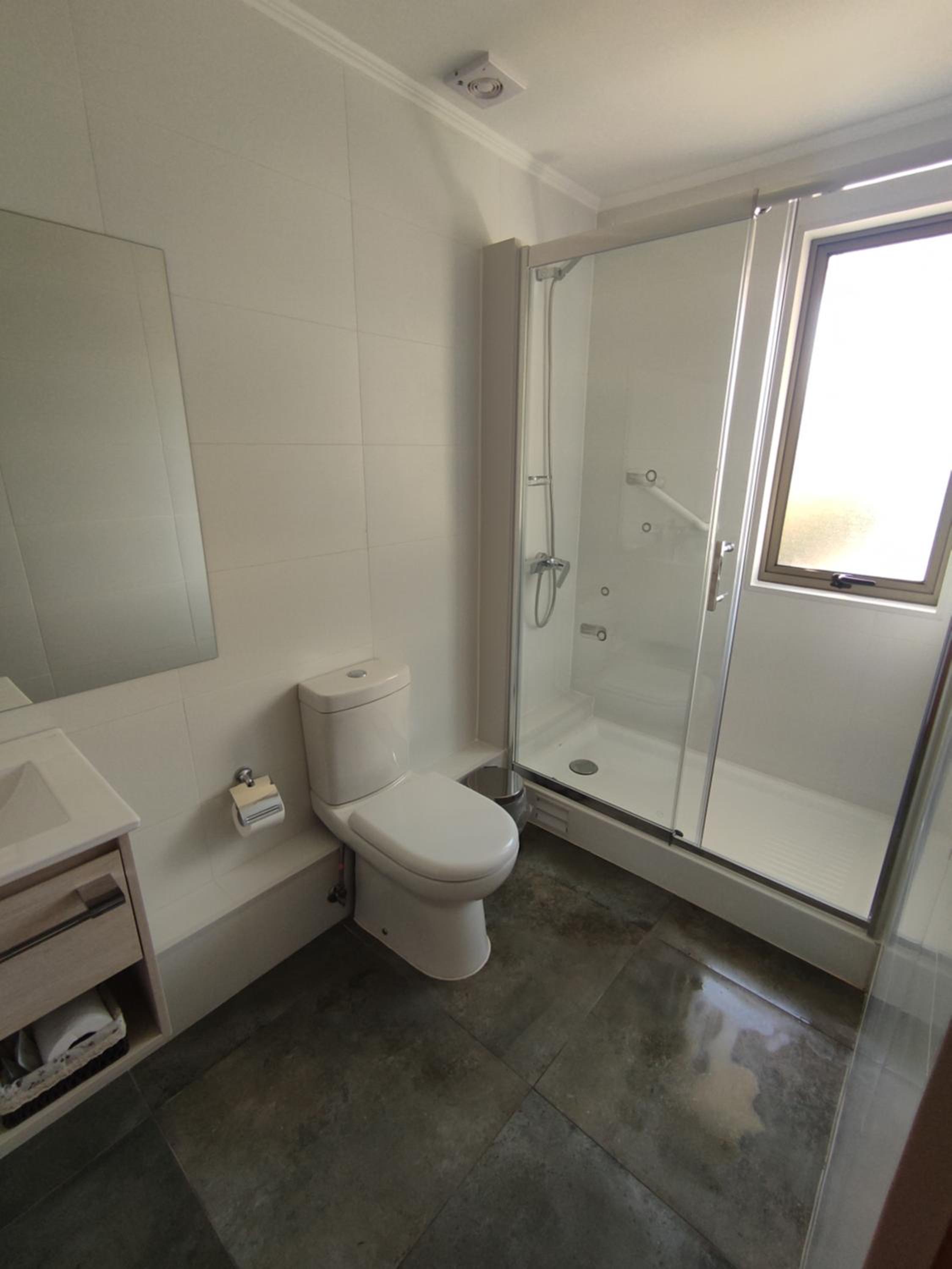 Single Room with Private Bathroom photo 3