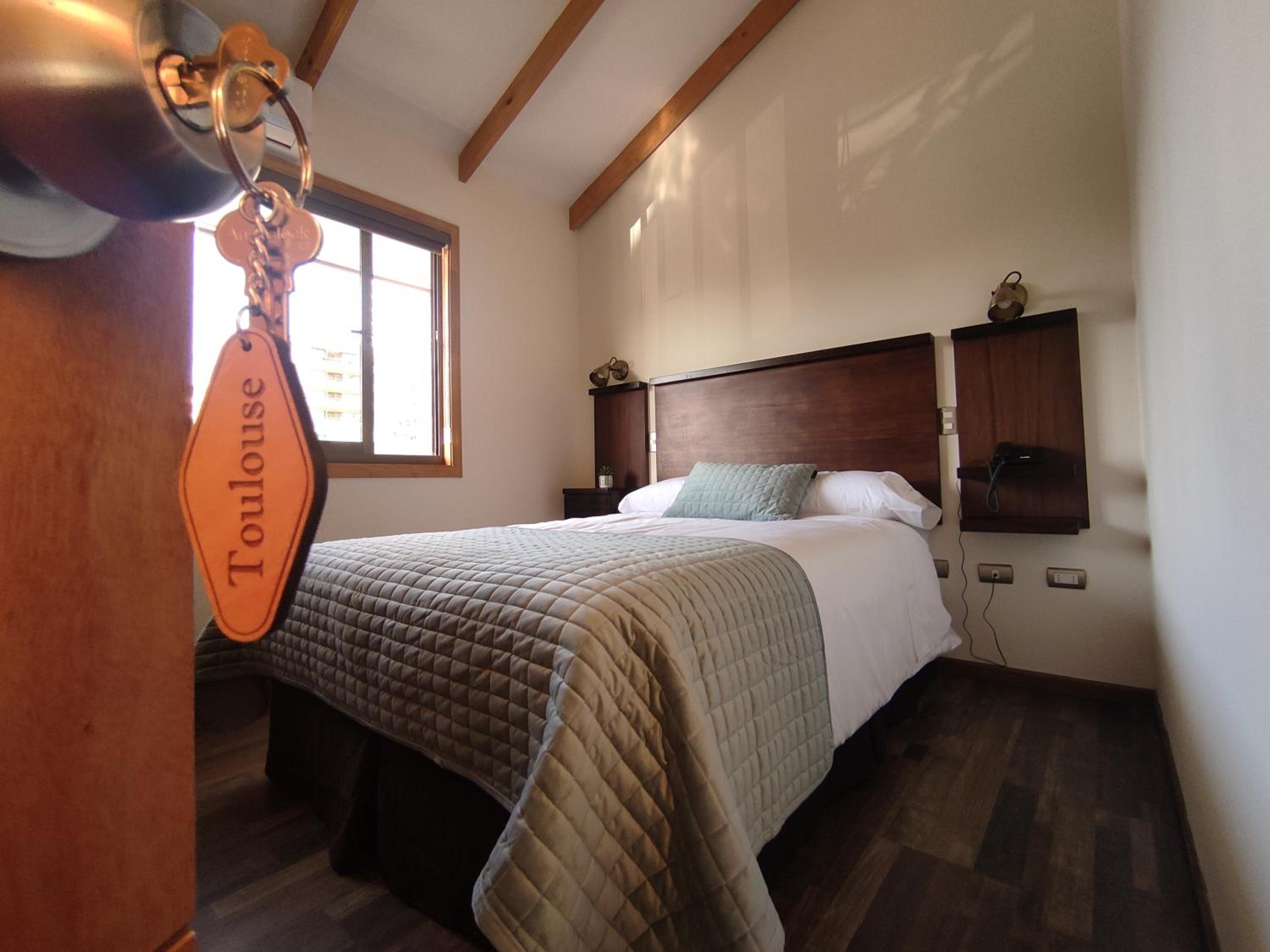 Single Room with Private Bathroom photo 1