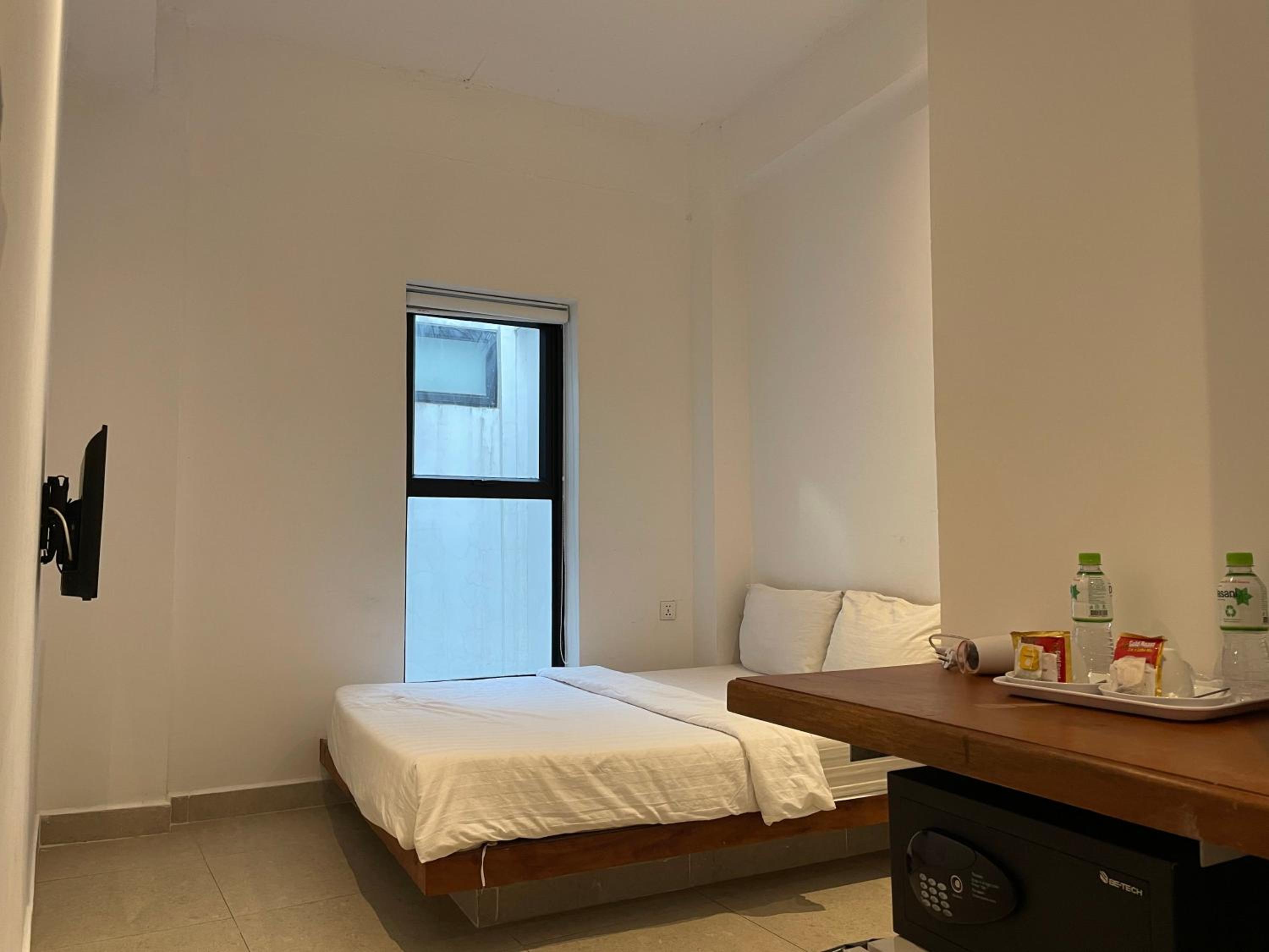 Standard Double Room @Main building - Photo 2