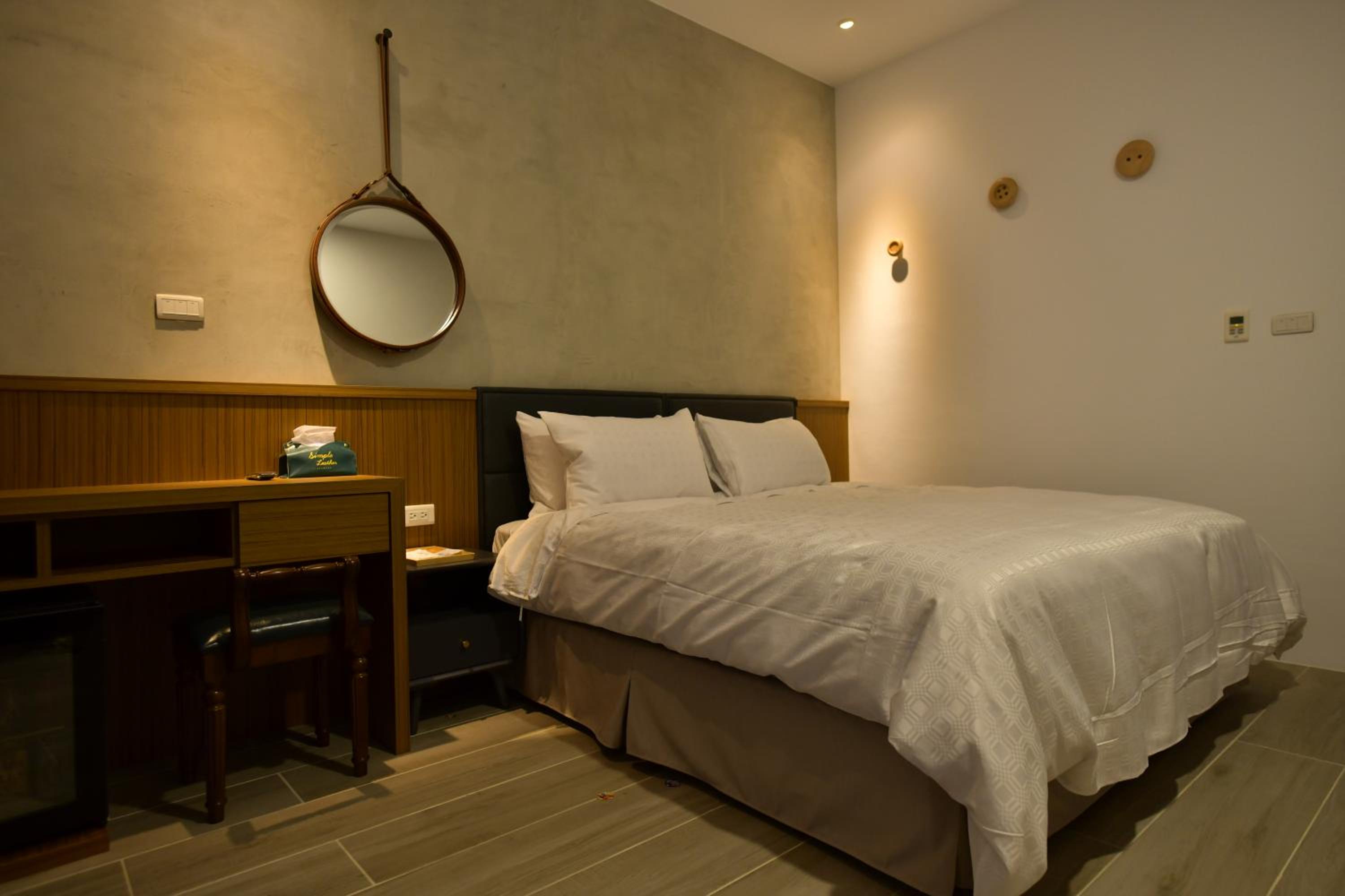 Deluxe Double Room with Balcony photo 1