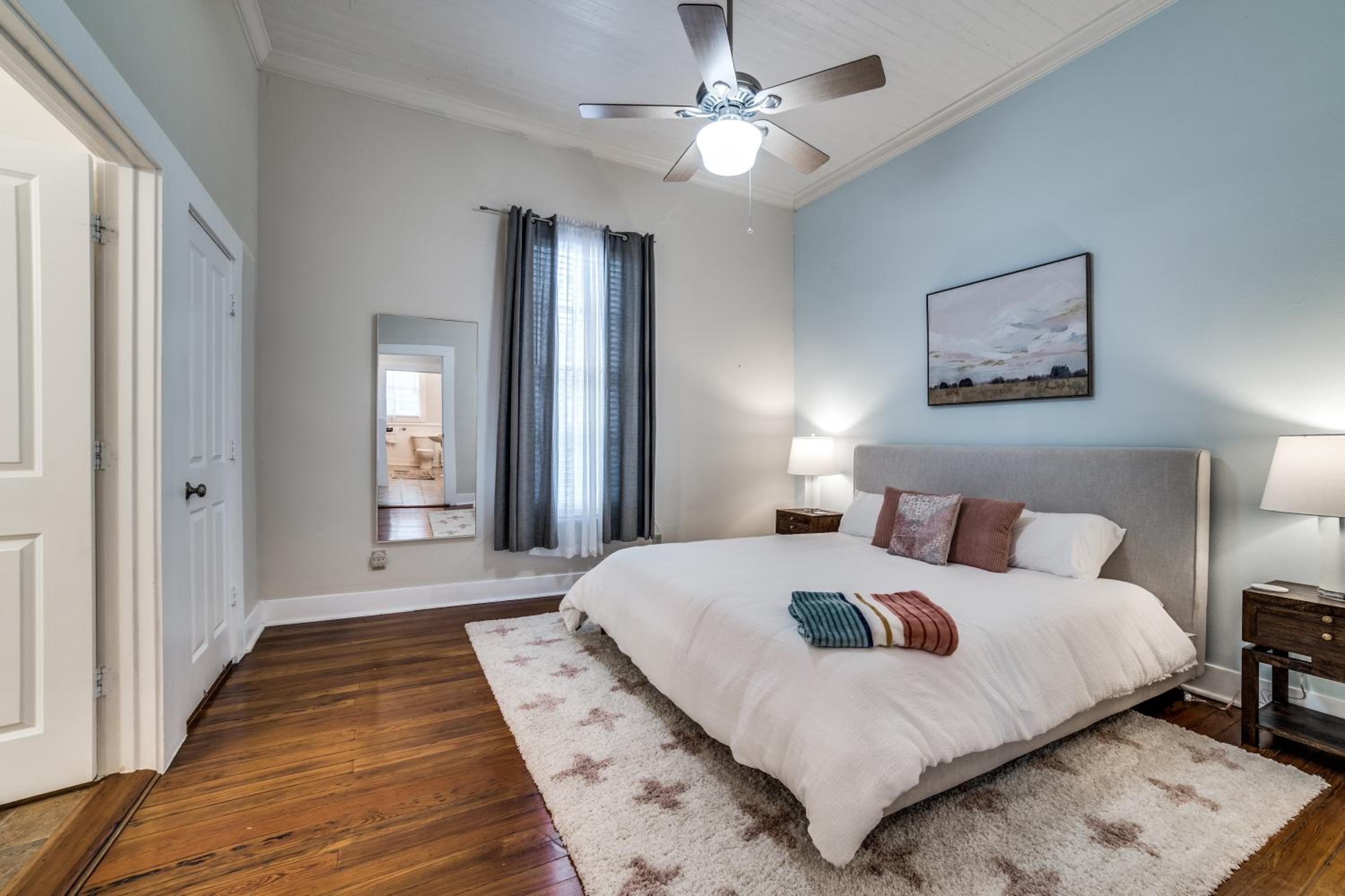 Two-Bedroom House - Photo 5
