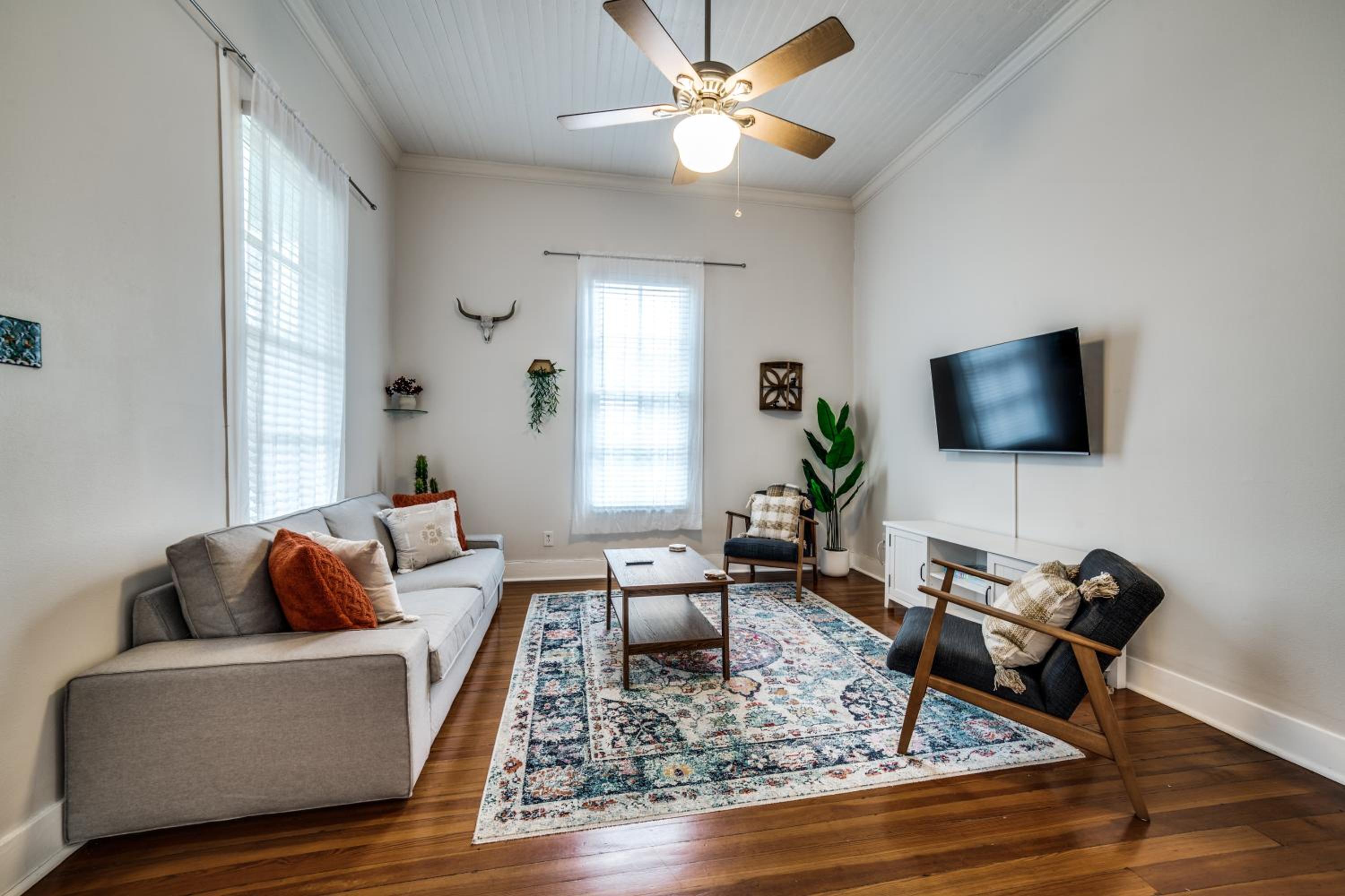 Two-Bedroom House - Photo 11