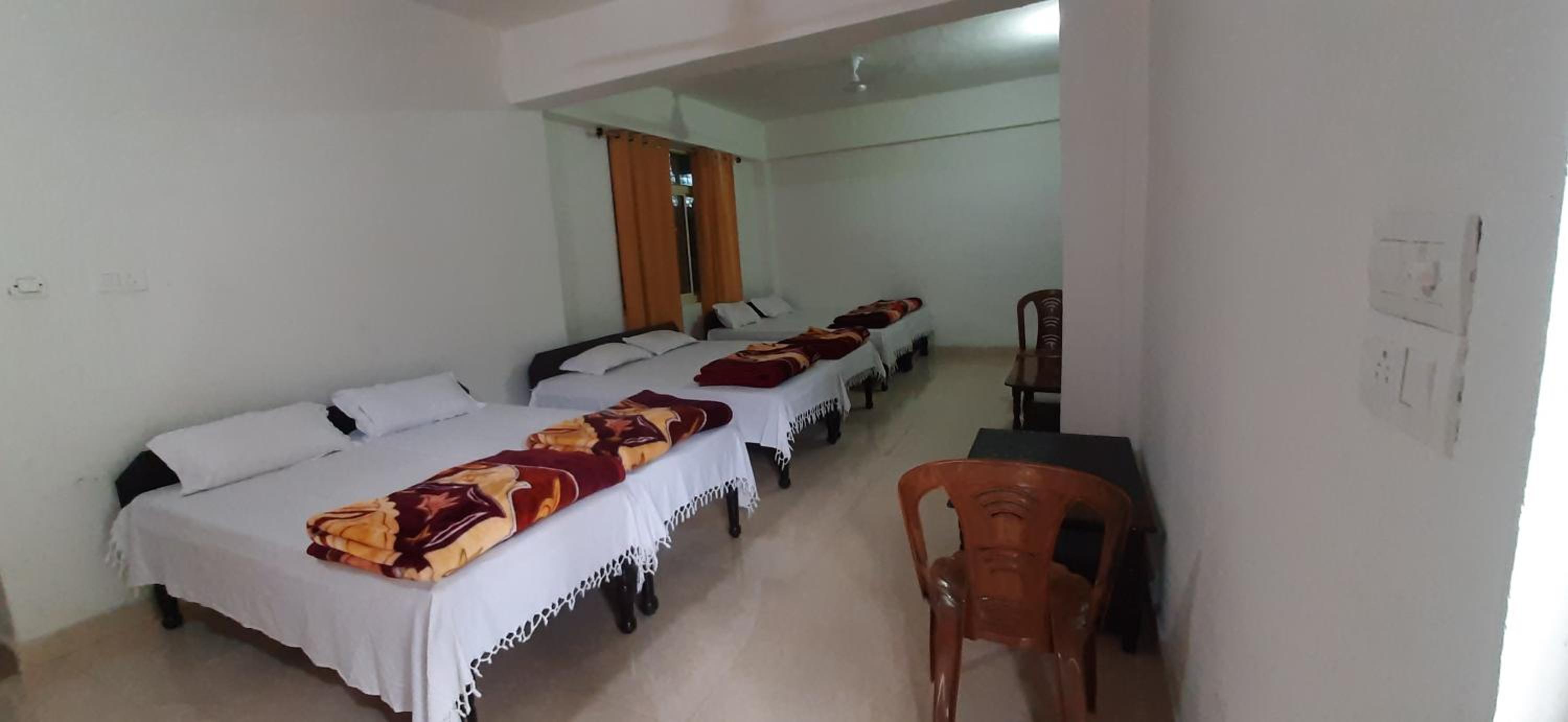6-Bed Mixed Dormitory Room