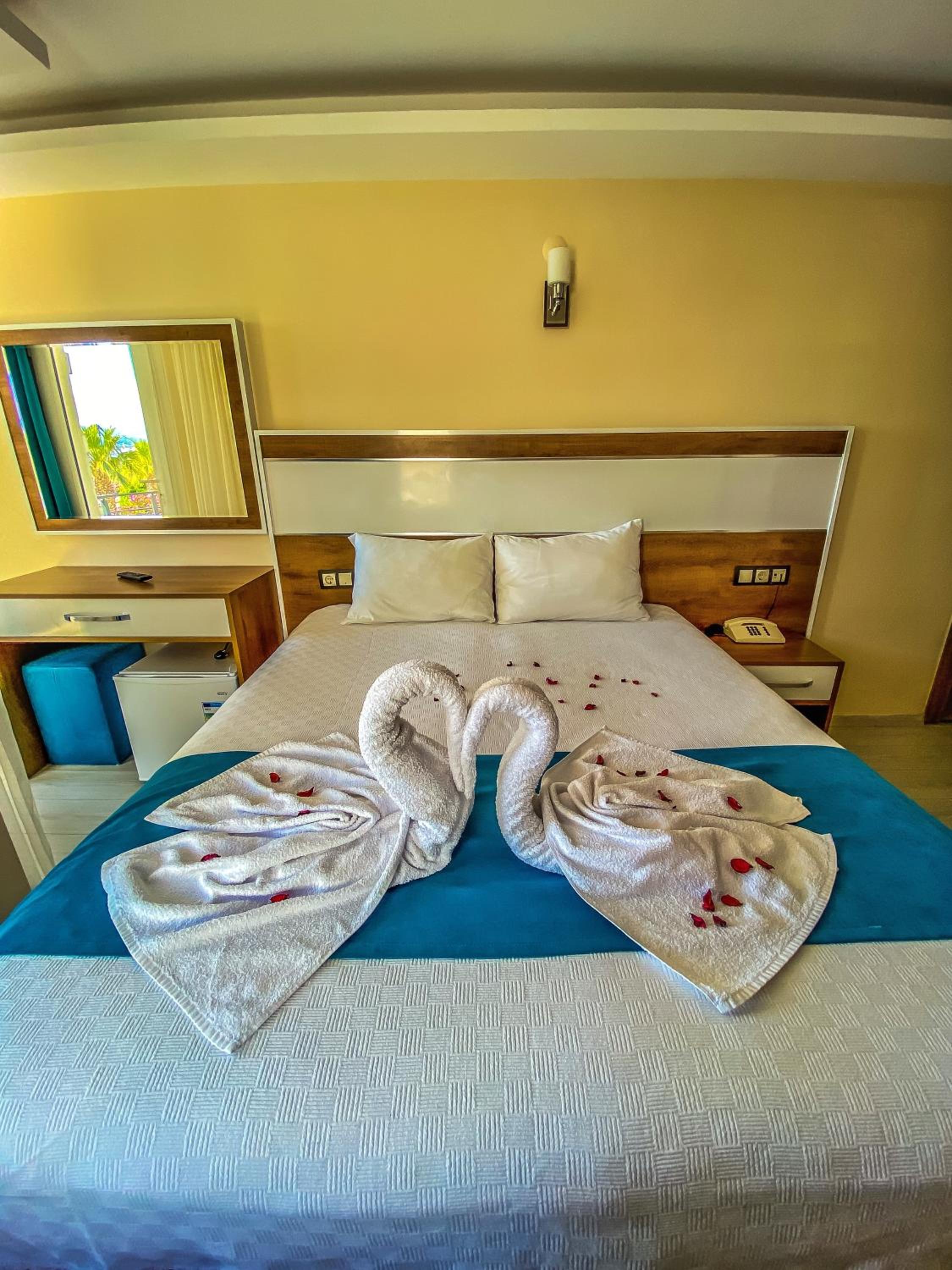 Double Room with Sea View - Photo 2