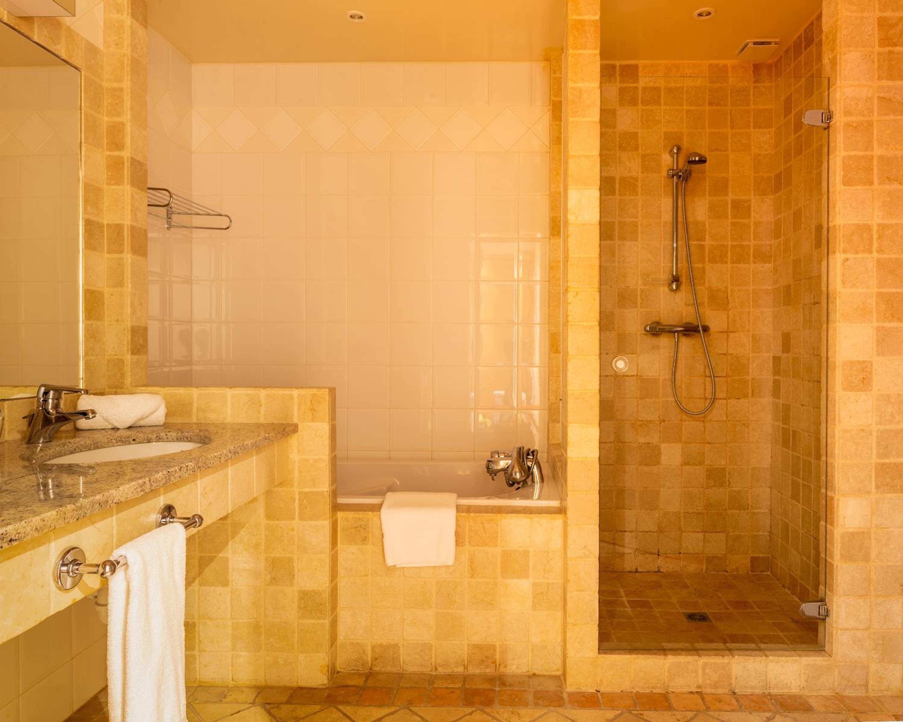 Superior Double or Twin Room photo 3