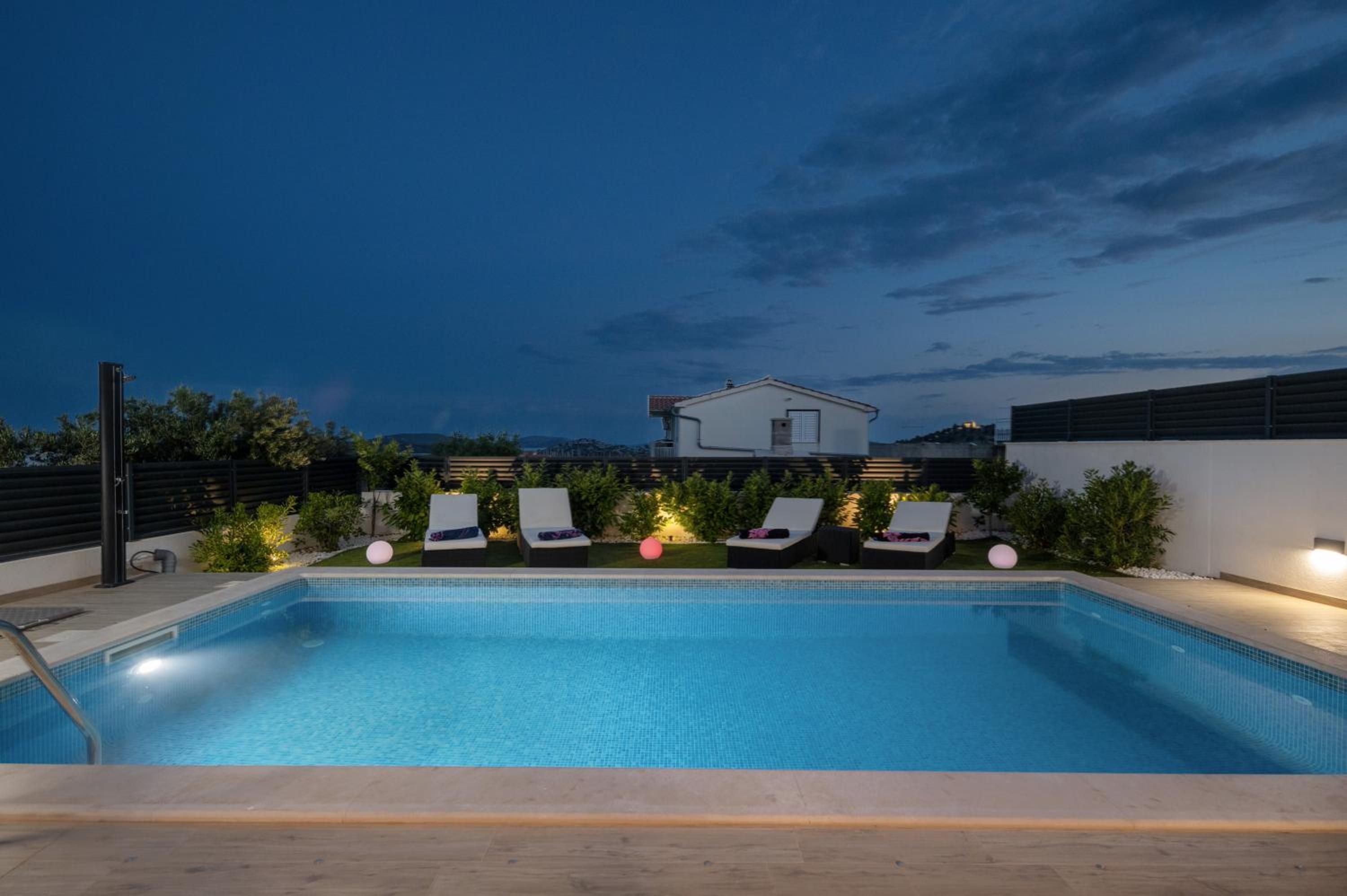 Villa with Private Pool photo 3