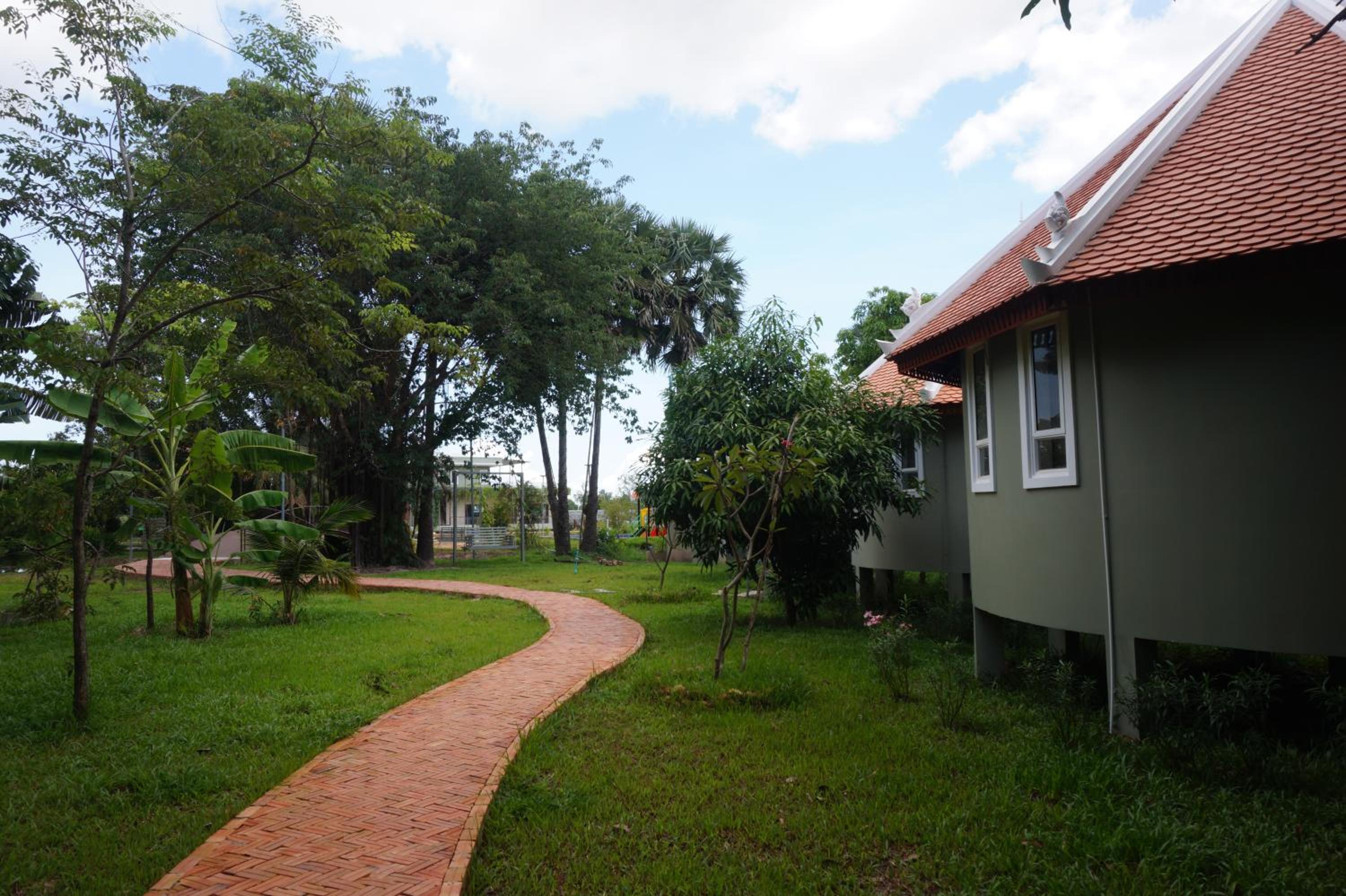 Cottage with Garden View - Photo 11