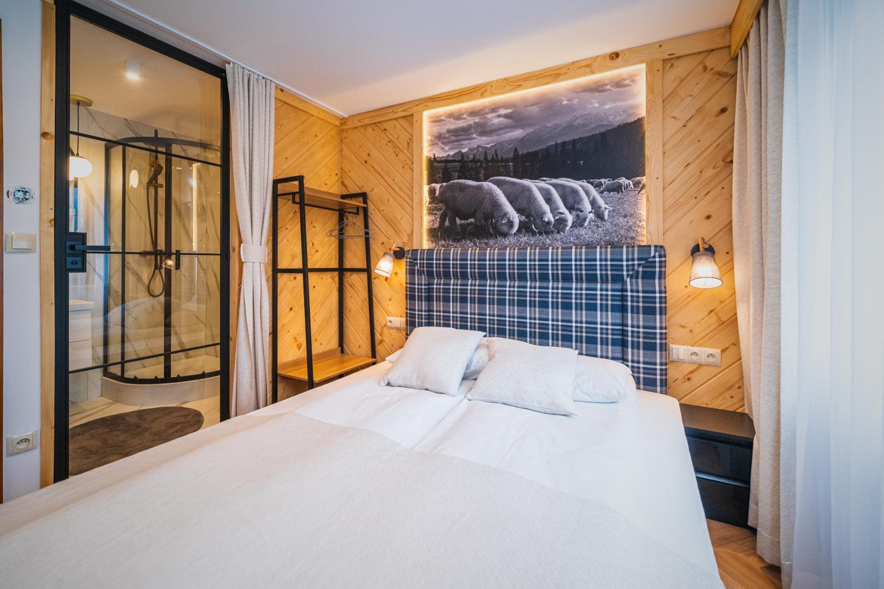 King Room with Mountain View