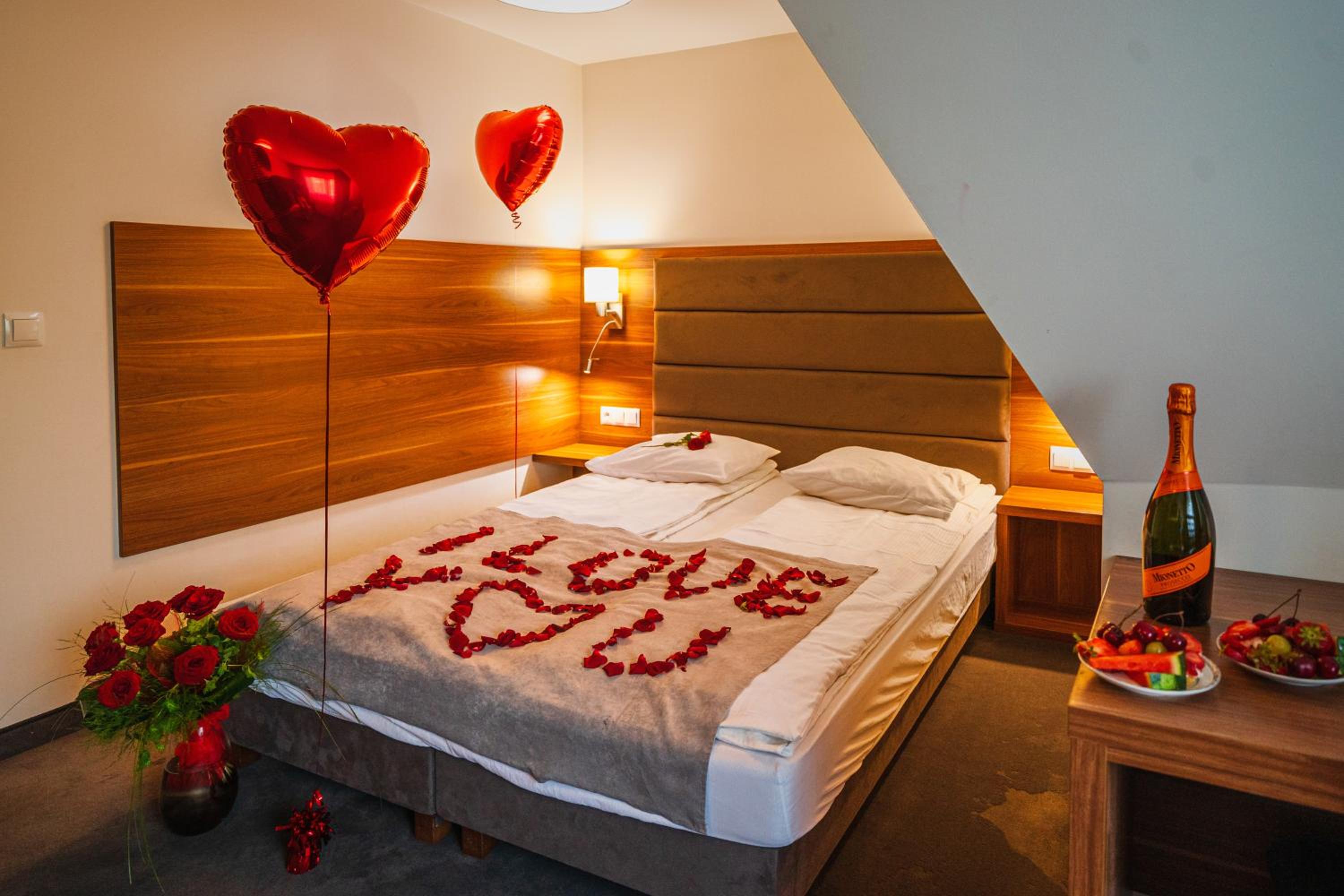 Deluxe Suite with Spa Bath