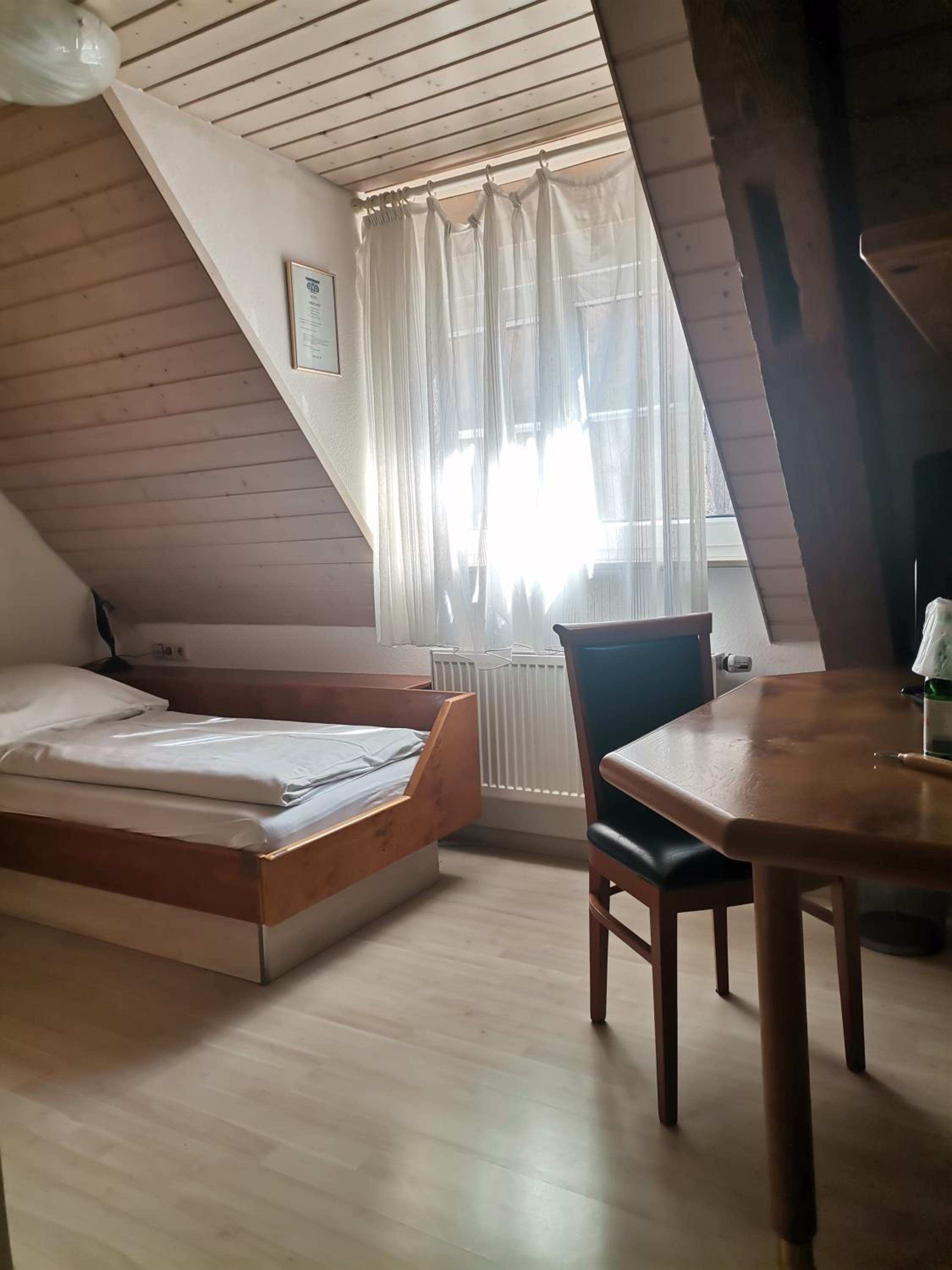 Single Room photo 2