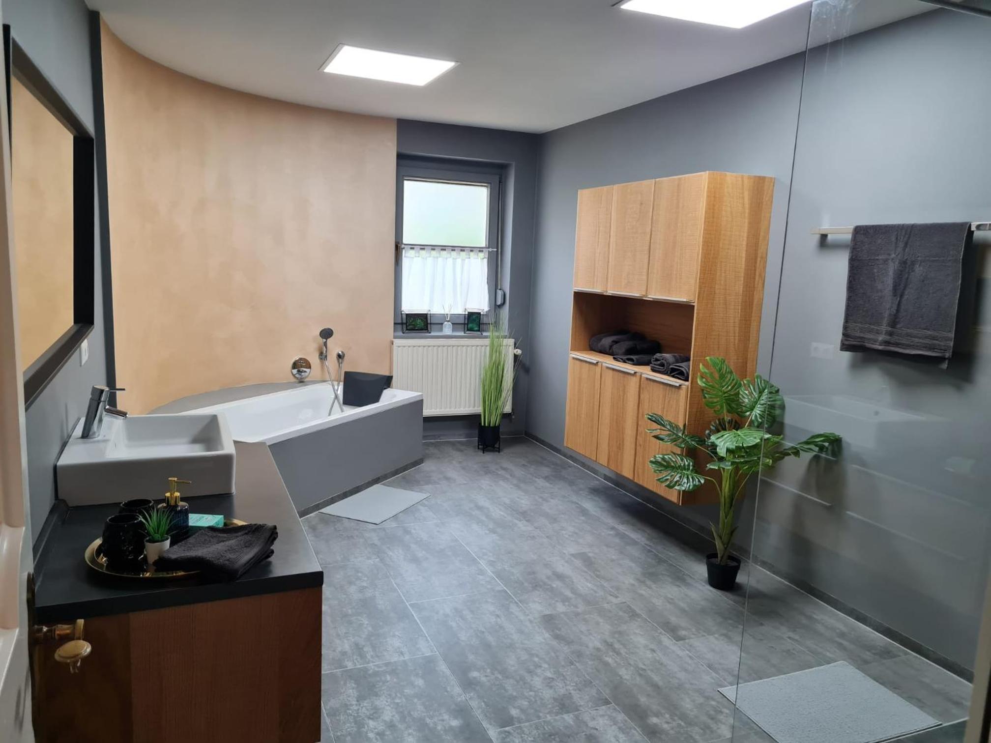 Two-Bedroom Apartment with Bath - Photo 10