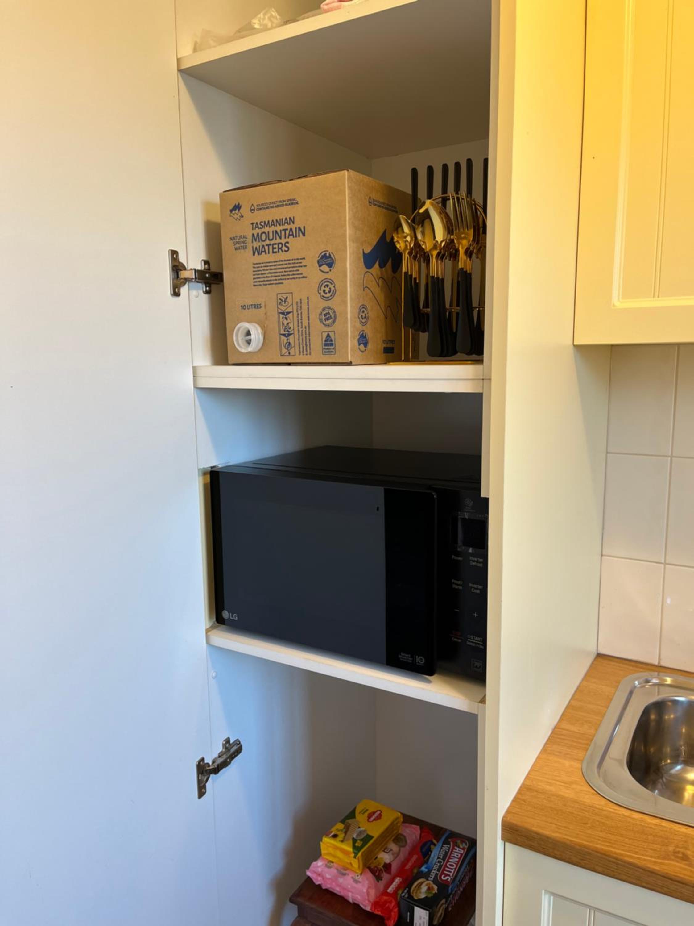 One-Bedroom Apartment - Photo 14