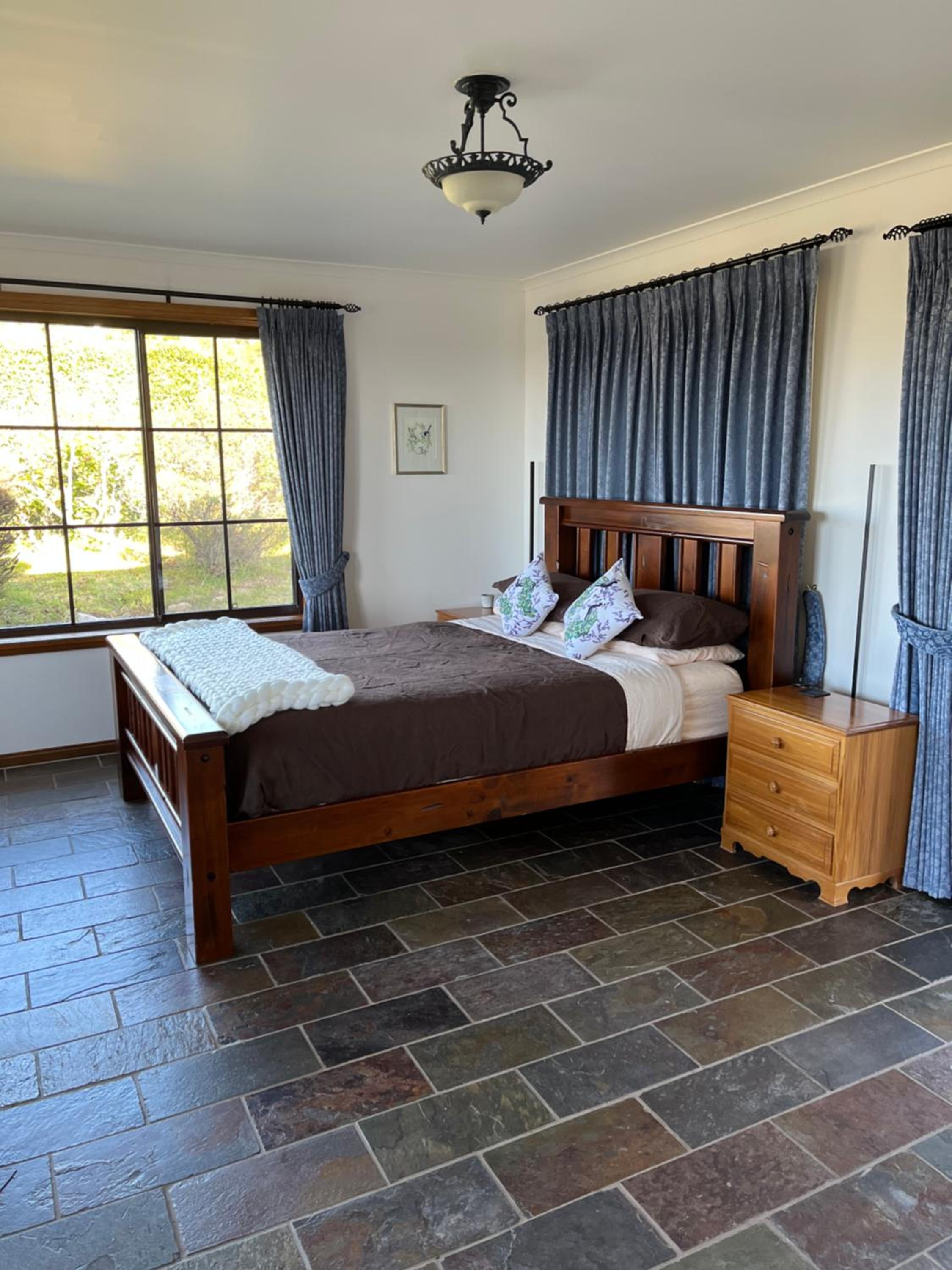 One-Bedroom Apartment - Photo 10