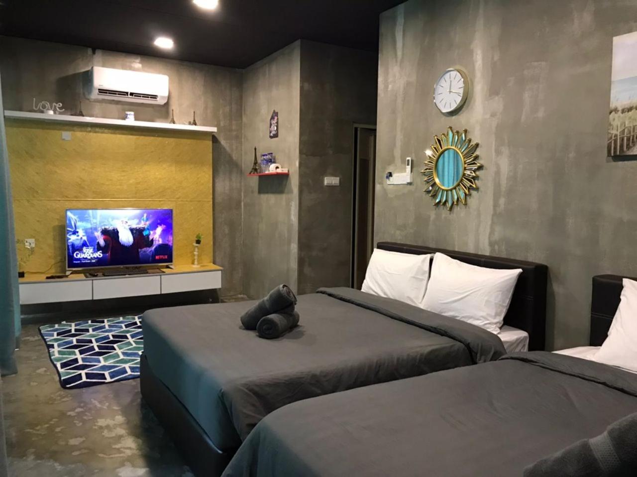 Deluxe Family Room photo 3