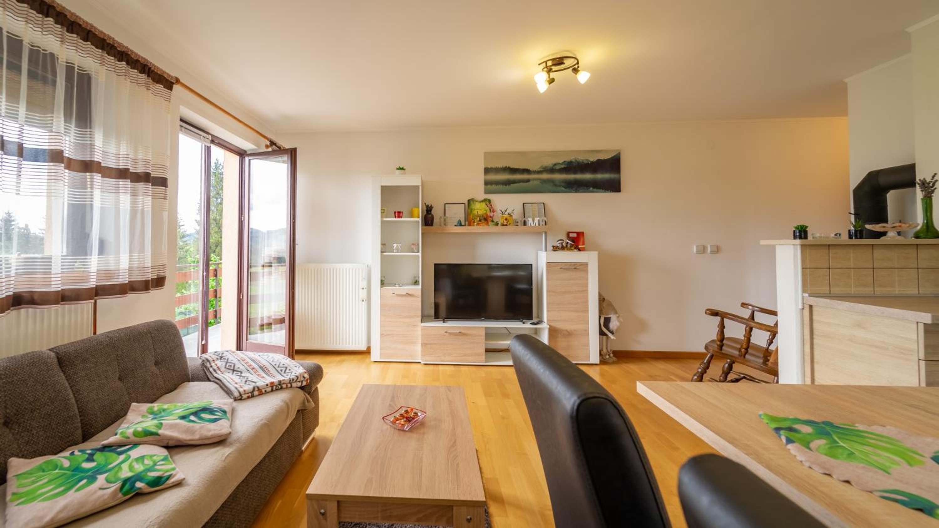 One-Bedroom Apartment photo 1
