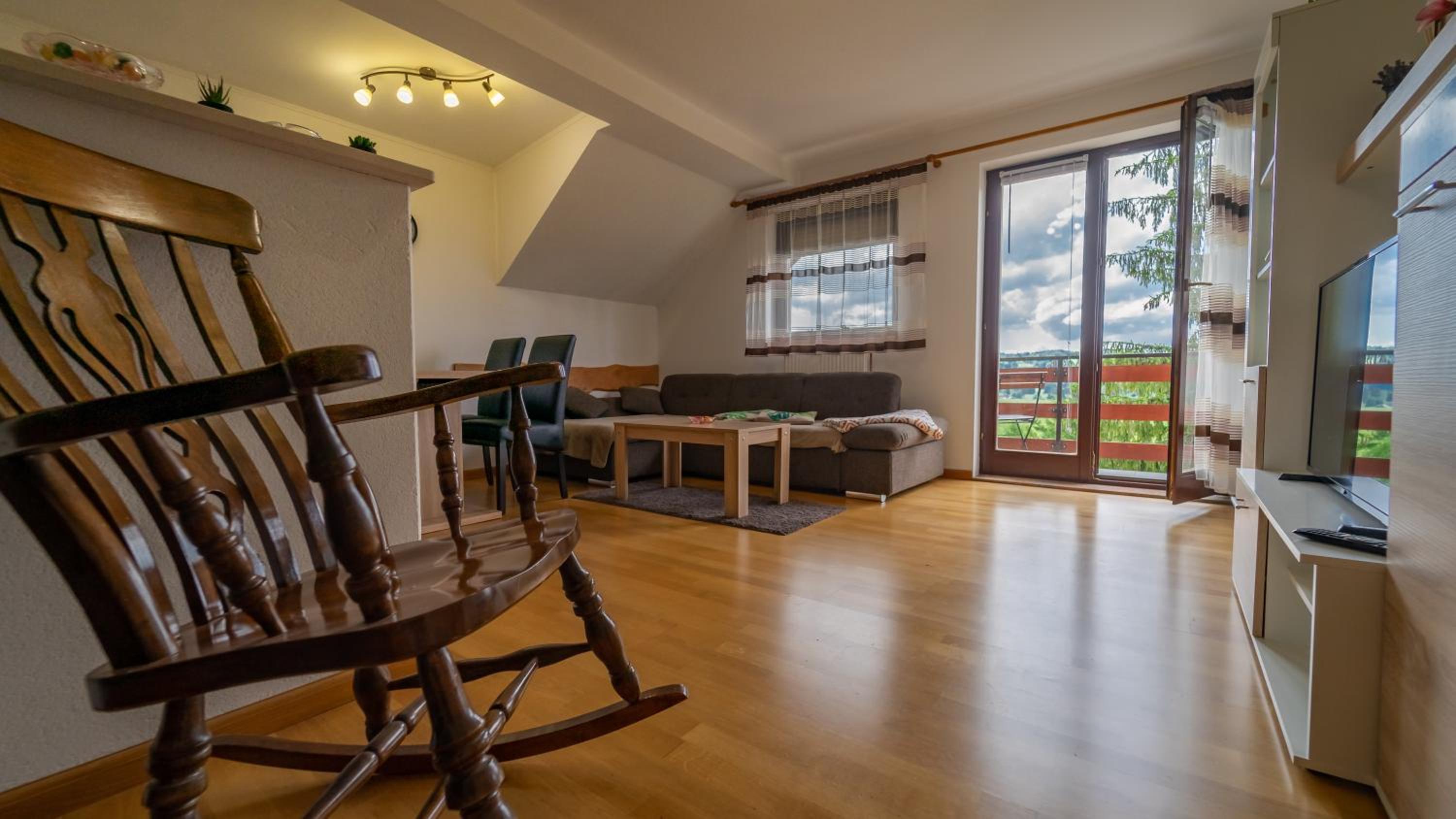One-Bedroom Apartment photo 2