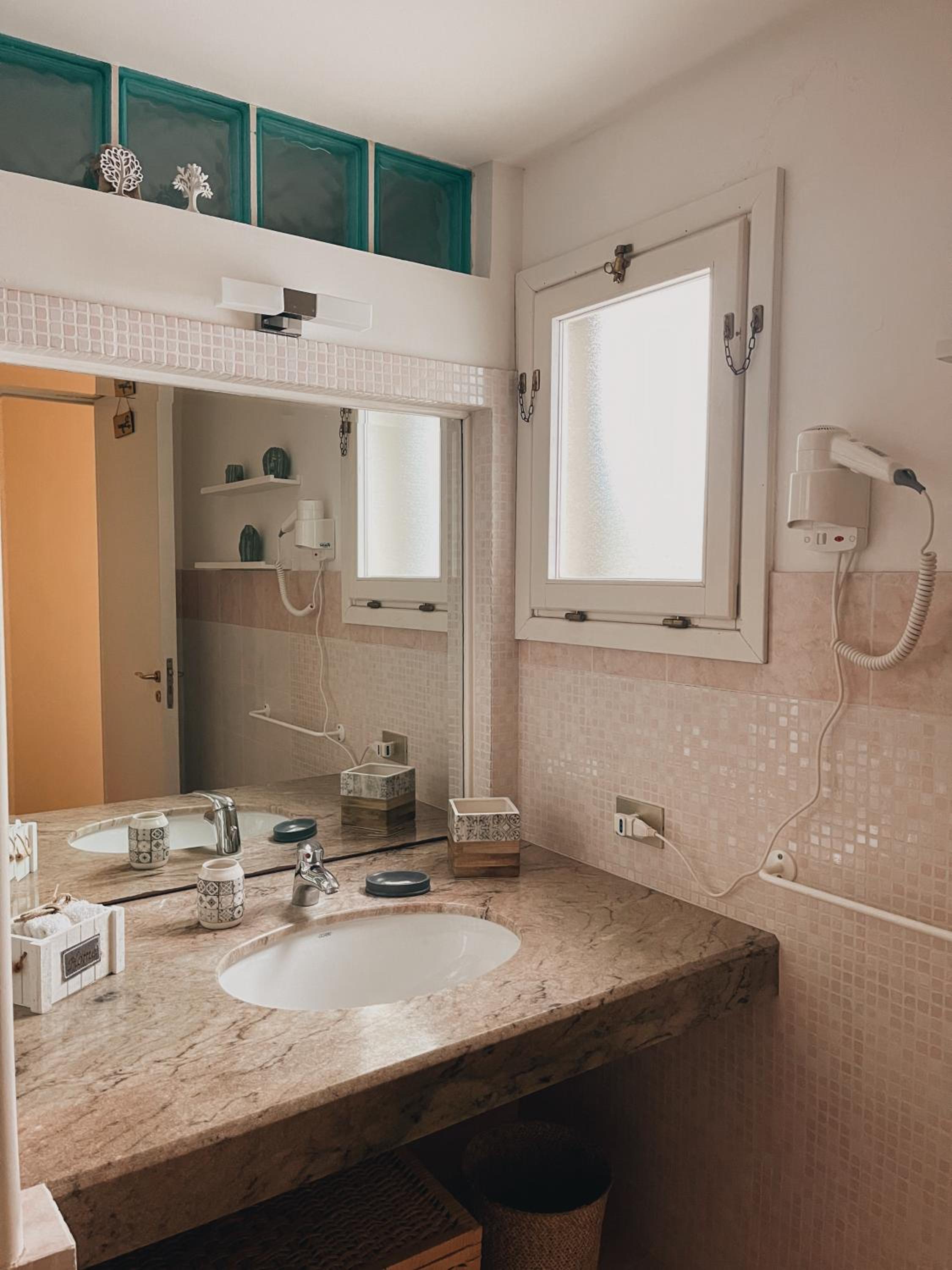 Triple Room with Private External Bathroom photo 2