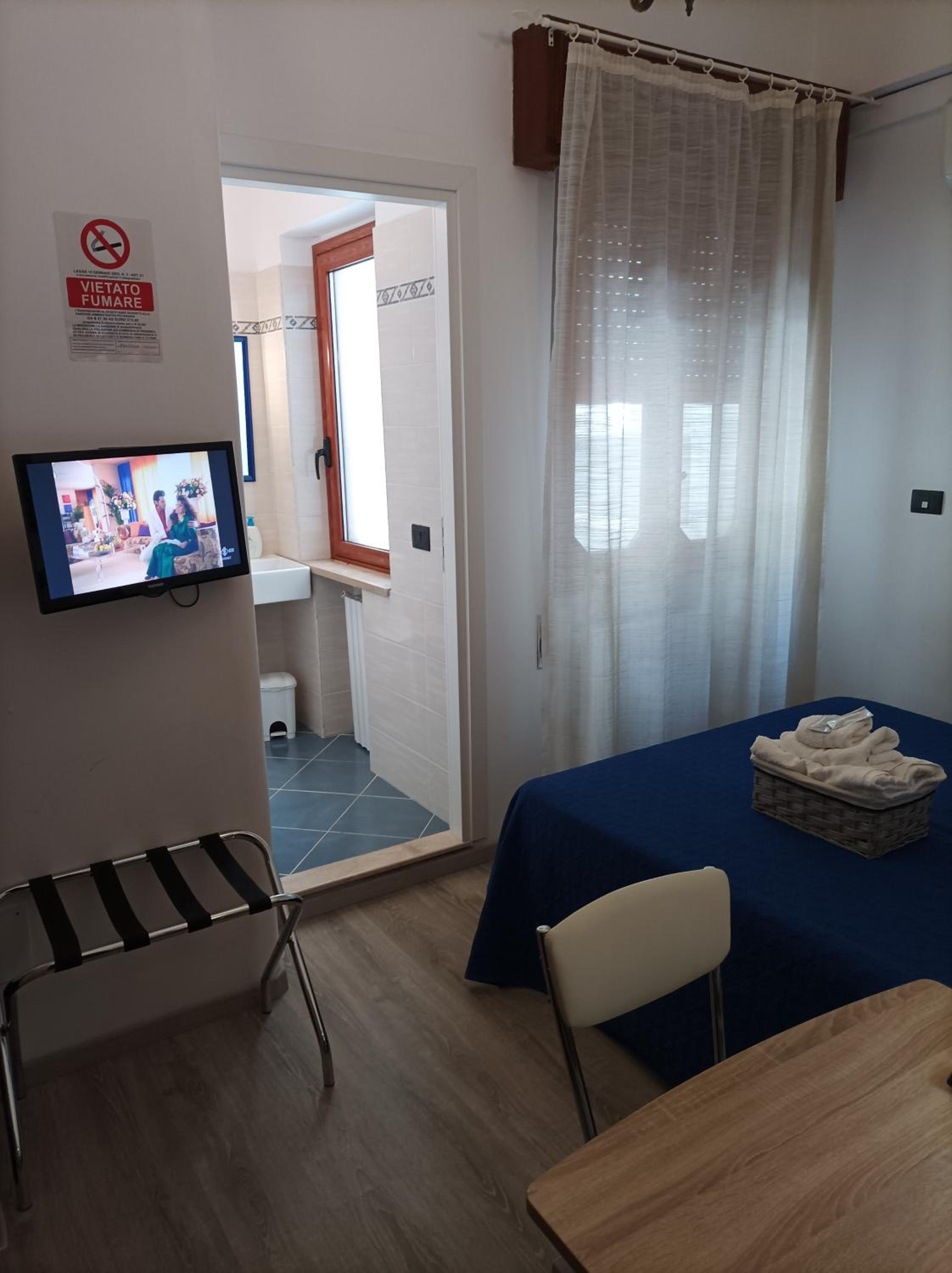 Double Room with Private Bathroom photo 2