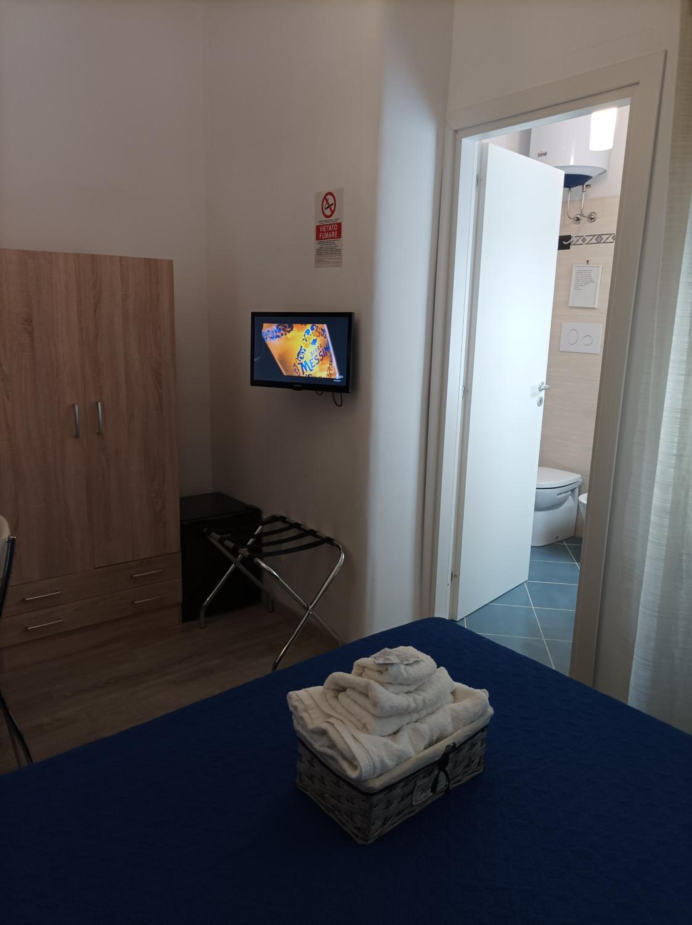 Double Room with Private Bathroom photo 3