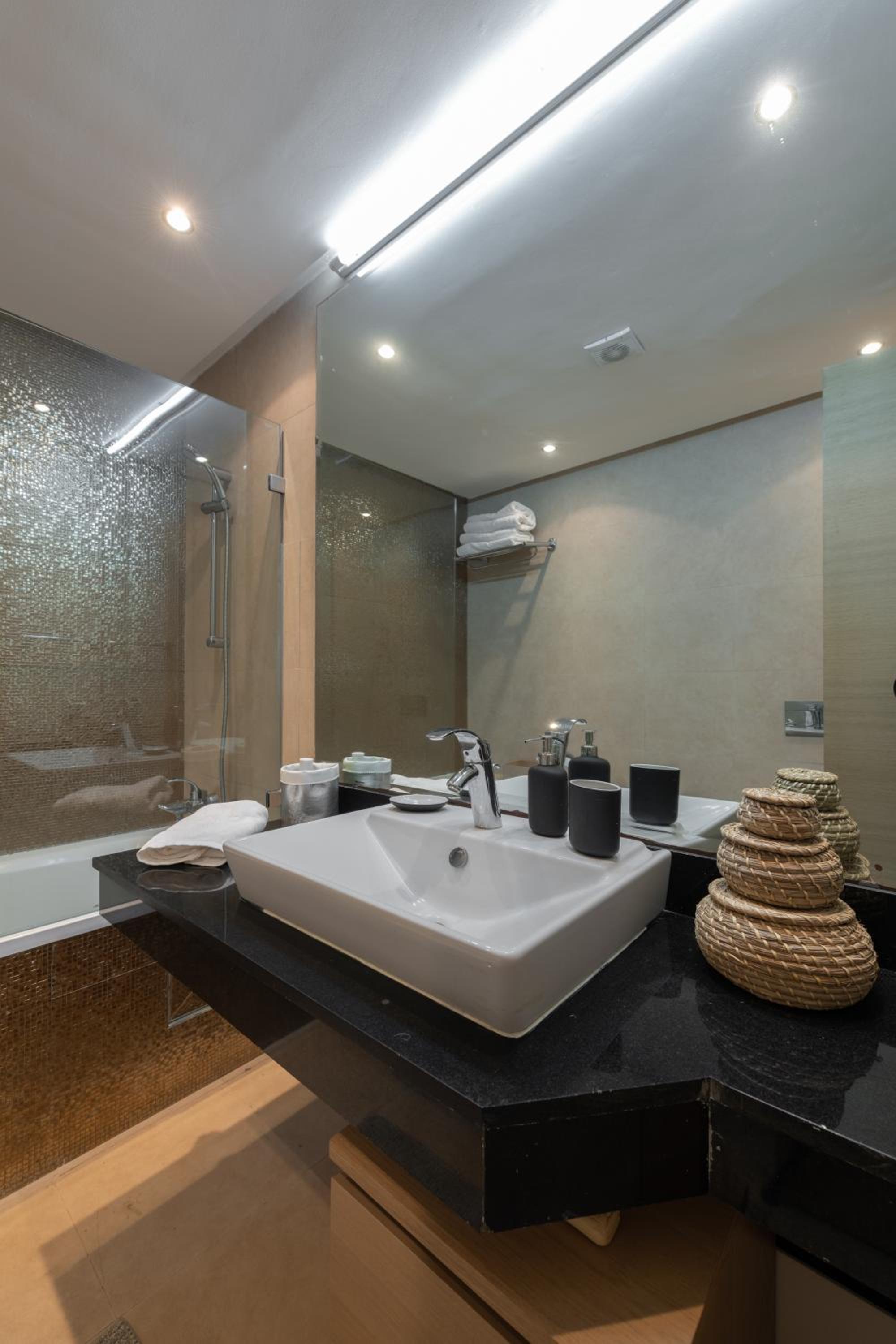 Three-Bedroom Apartment - Photo 26