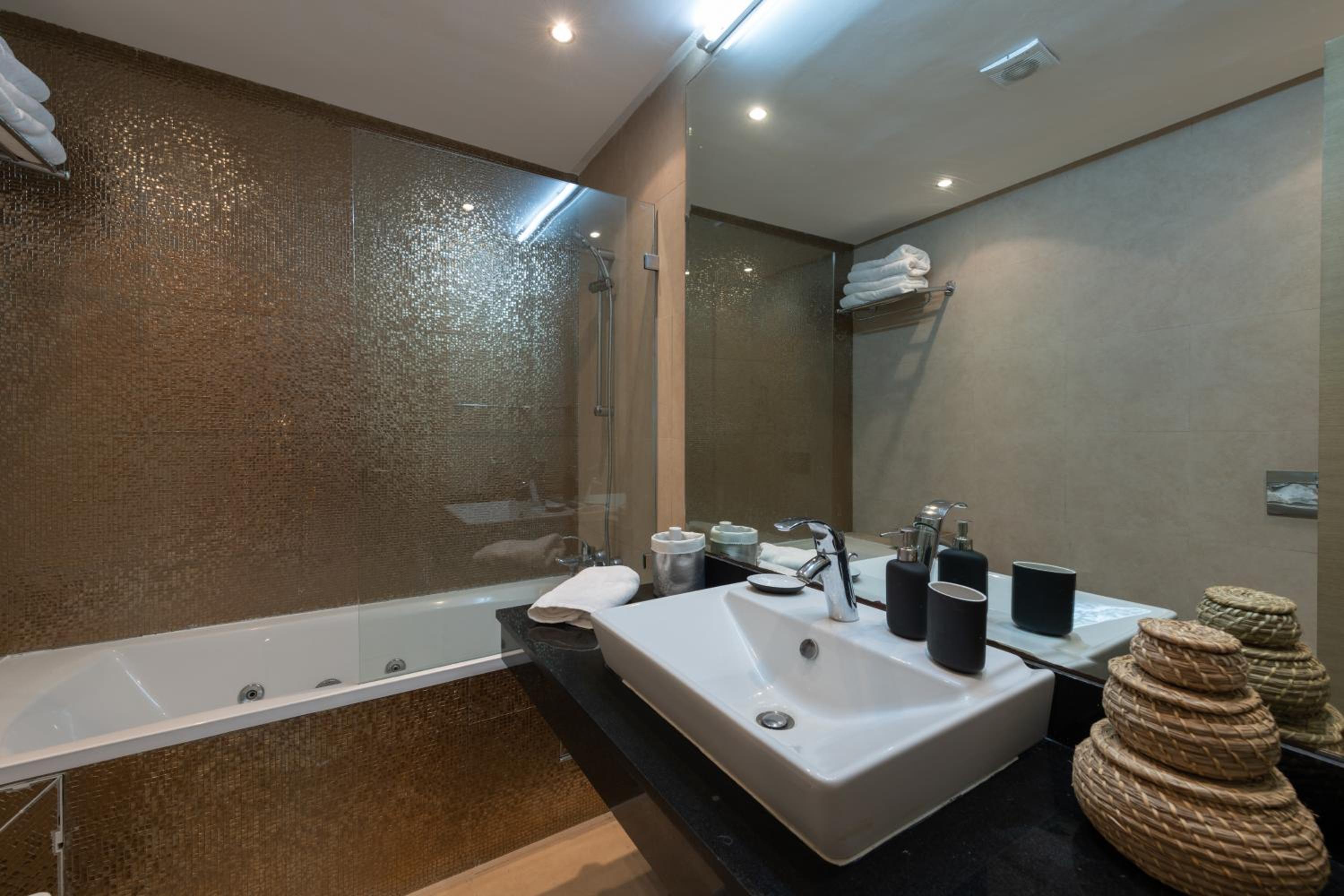 Three-Bedroom Apartment - Photo 23