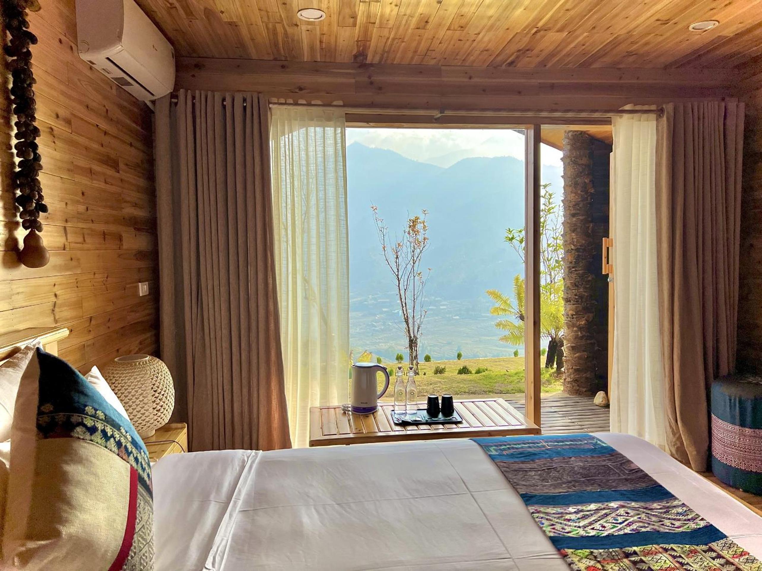Deluxe Double Room with Poolside - Photo 3