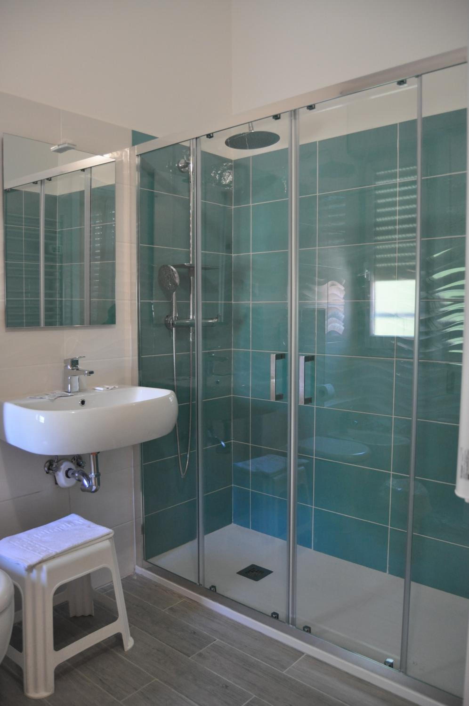 Standard Double or Twin Room  - Photo 8