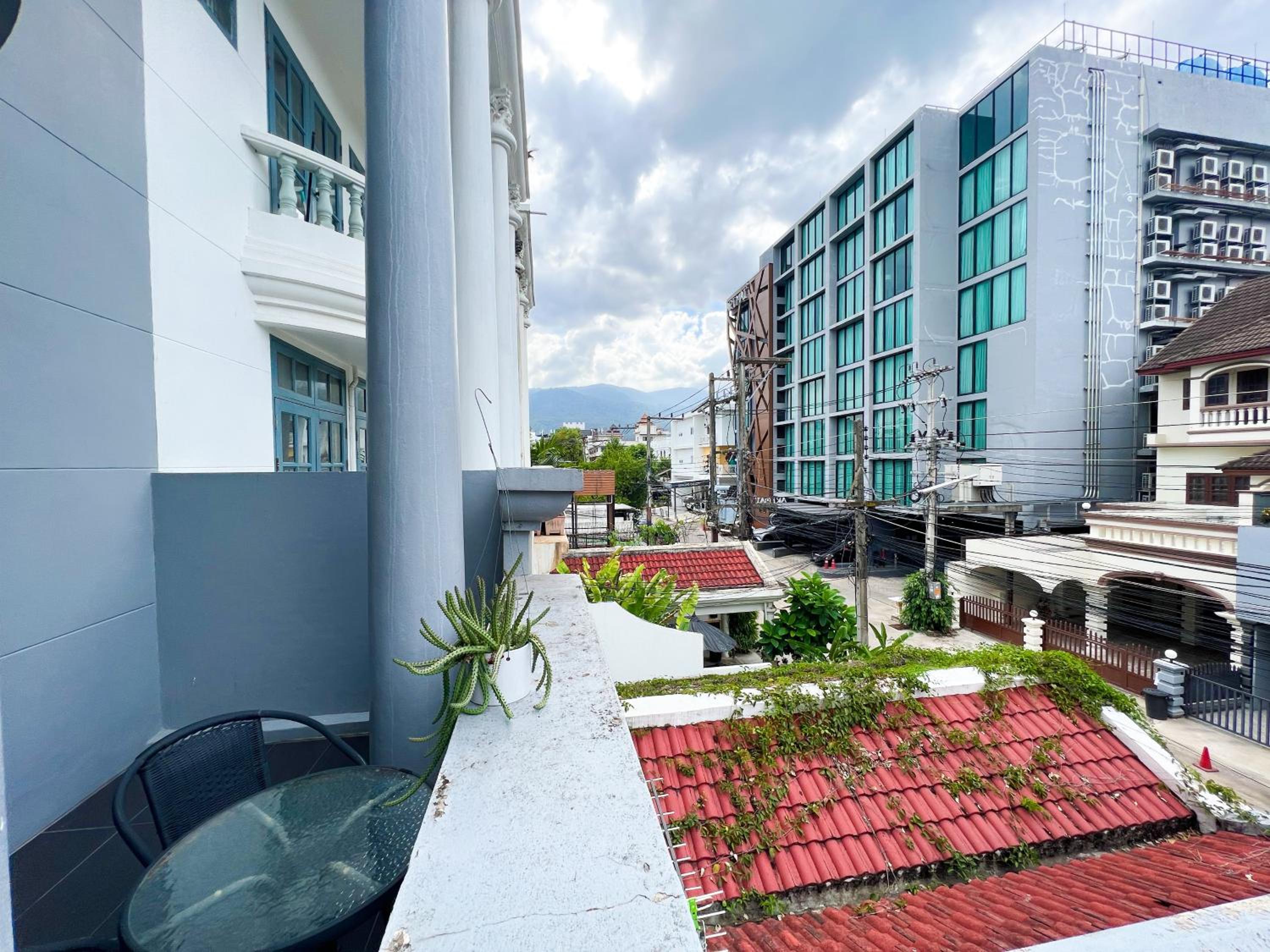 Double Room with Balcony - Photo 2