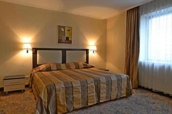 Single Room with Bath photo 3