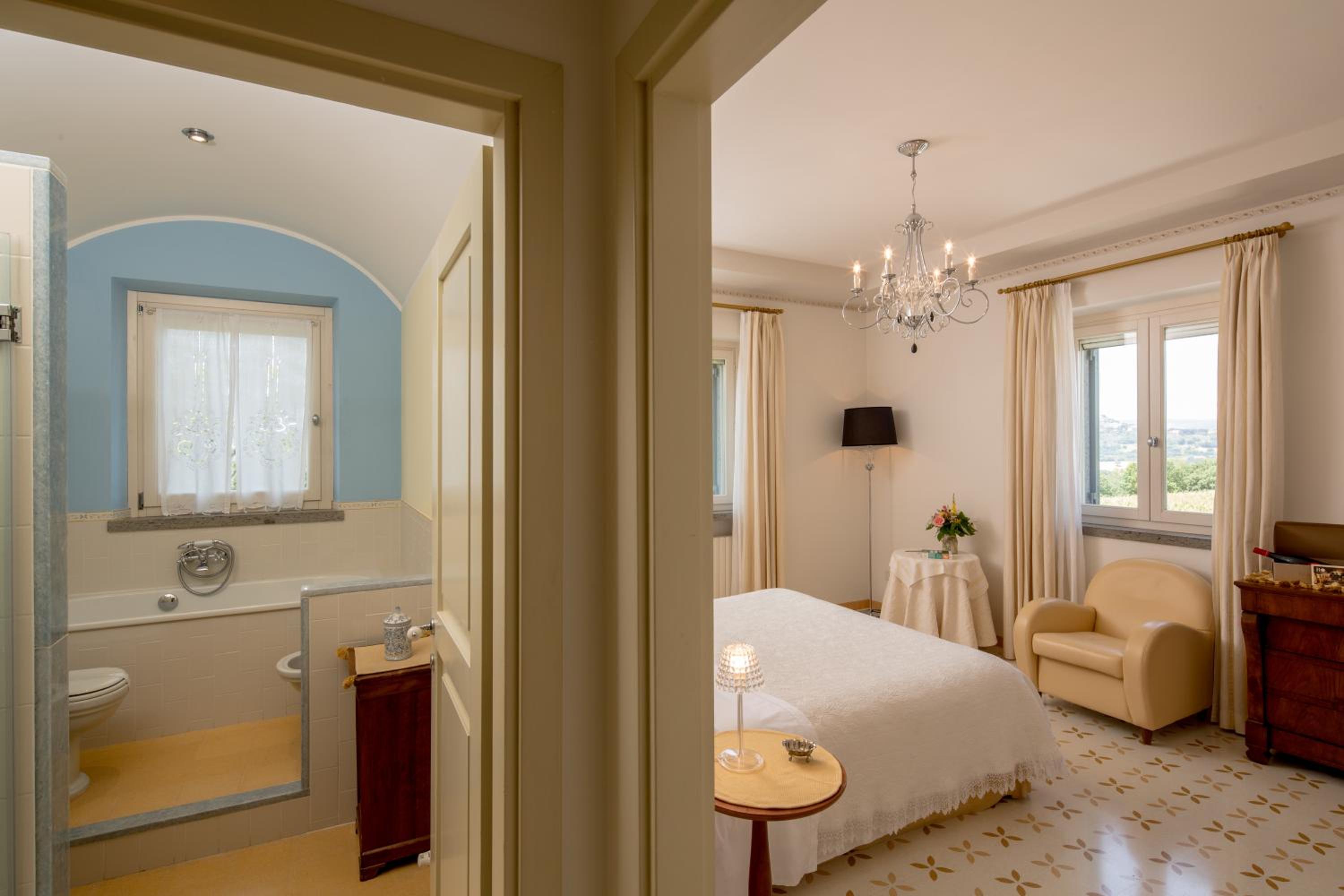 Deluxe Double or Twin Room photo 1