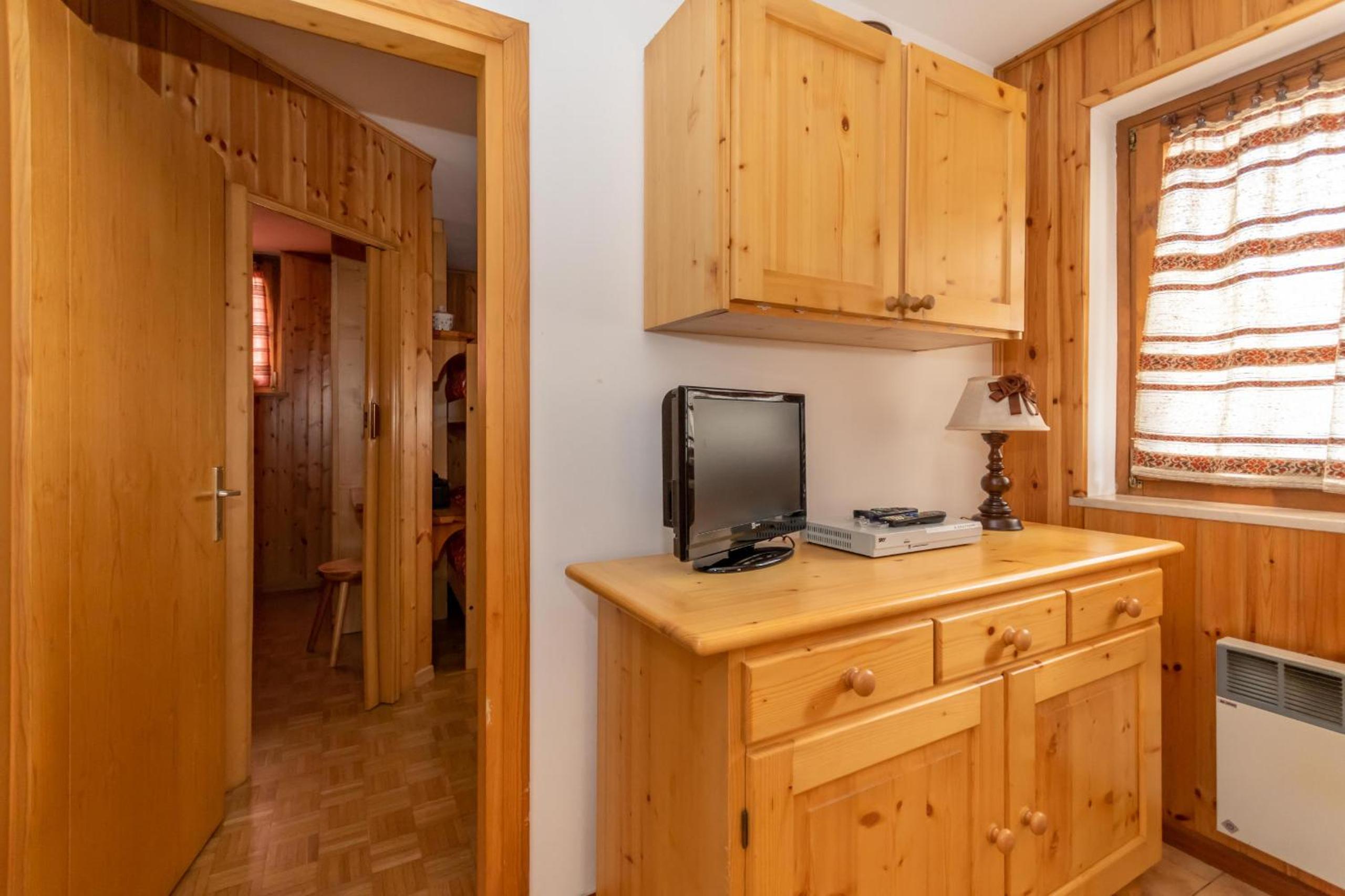 Apartment with Mountain View photo 3