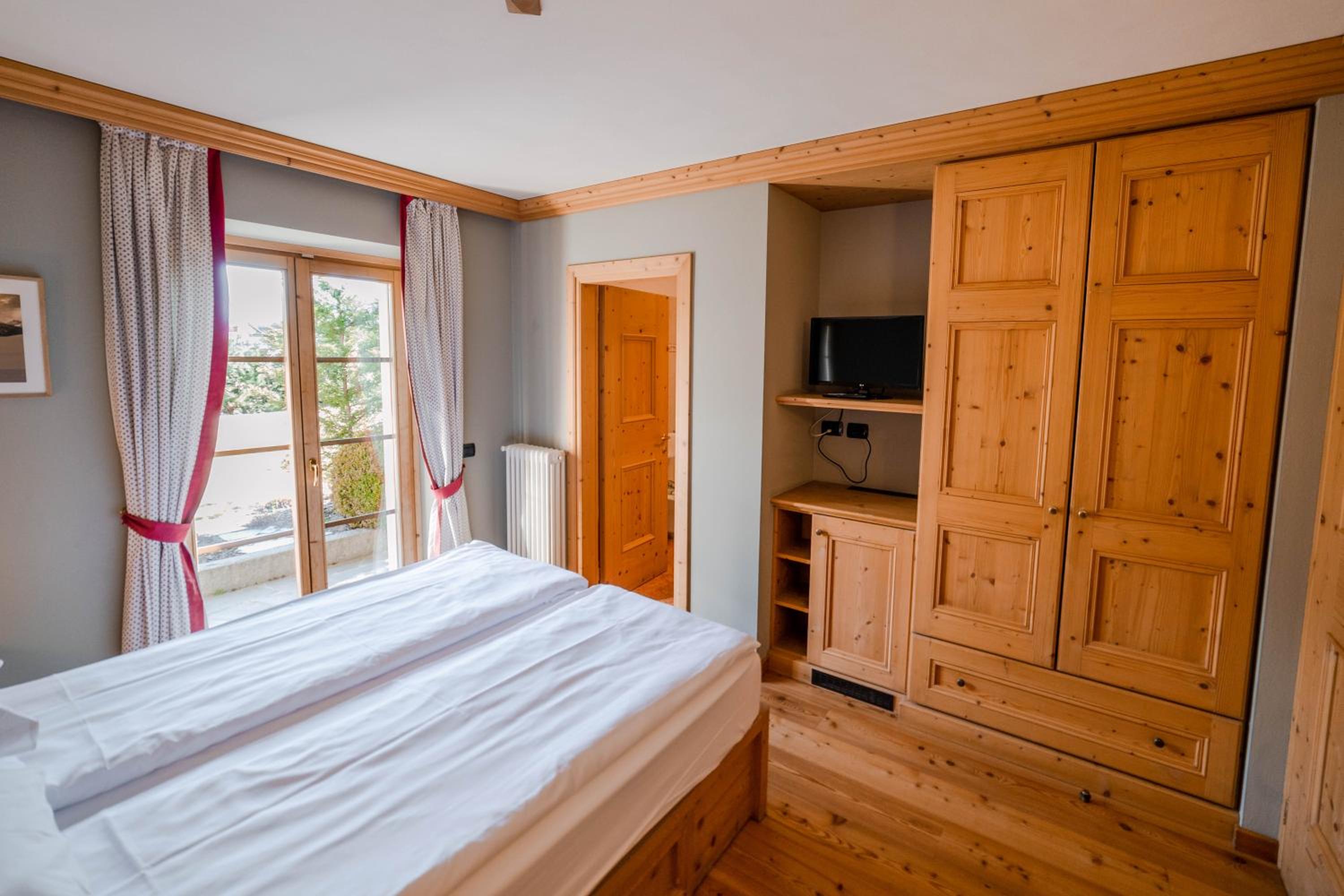Double Room with Garden - Photo 3